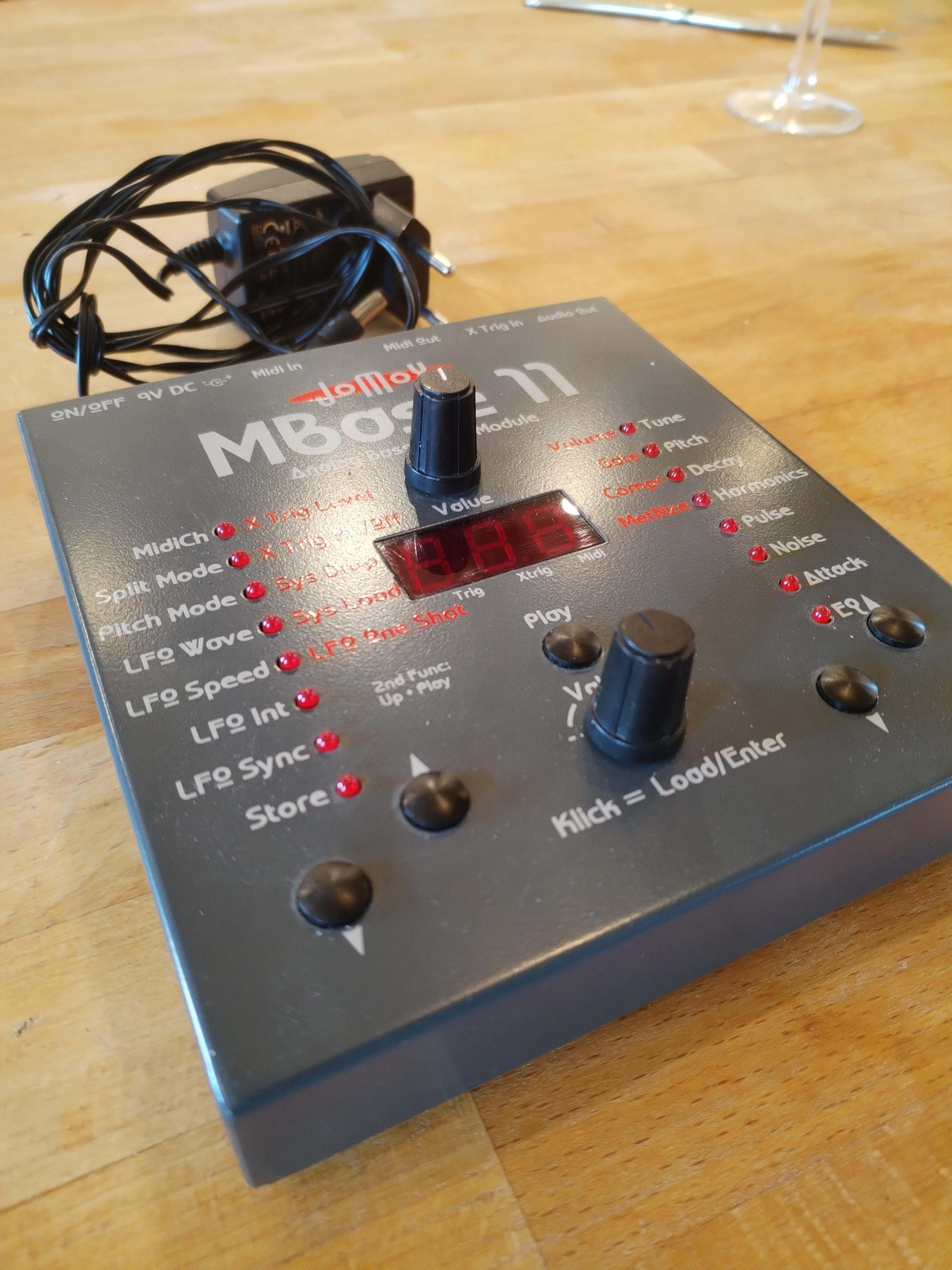Jomox Mbase 11