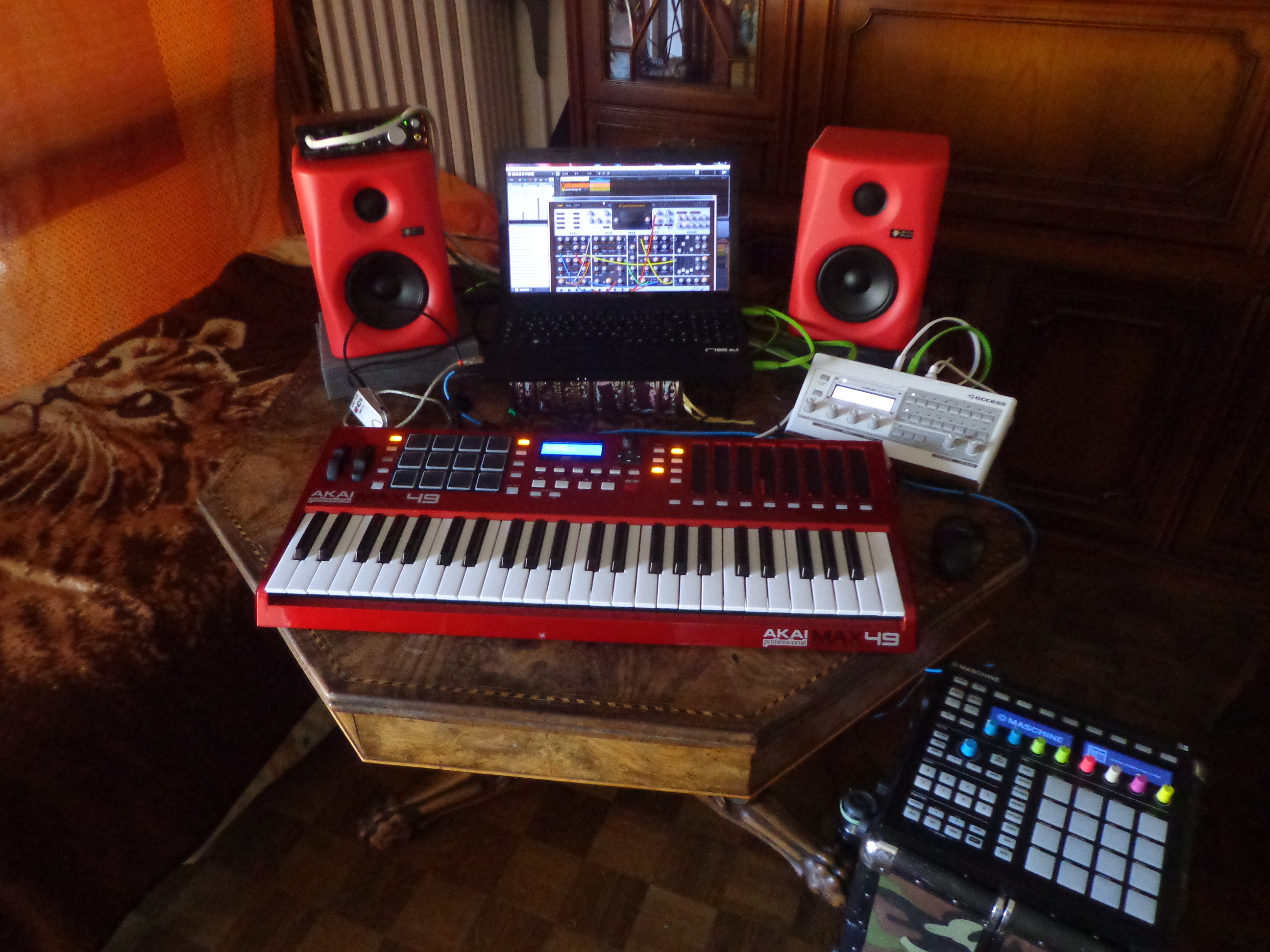 Access Music Virus TI Snow