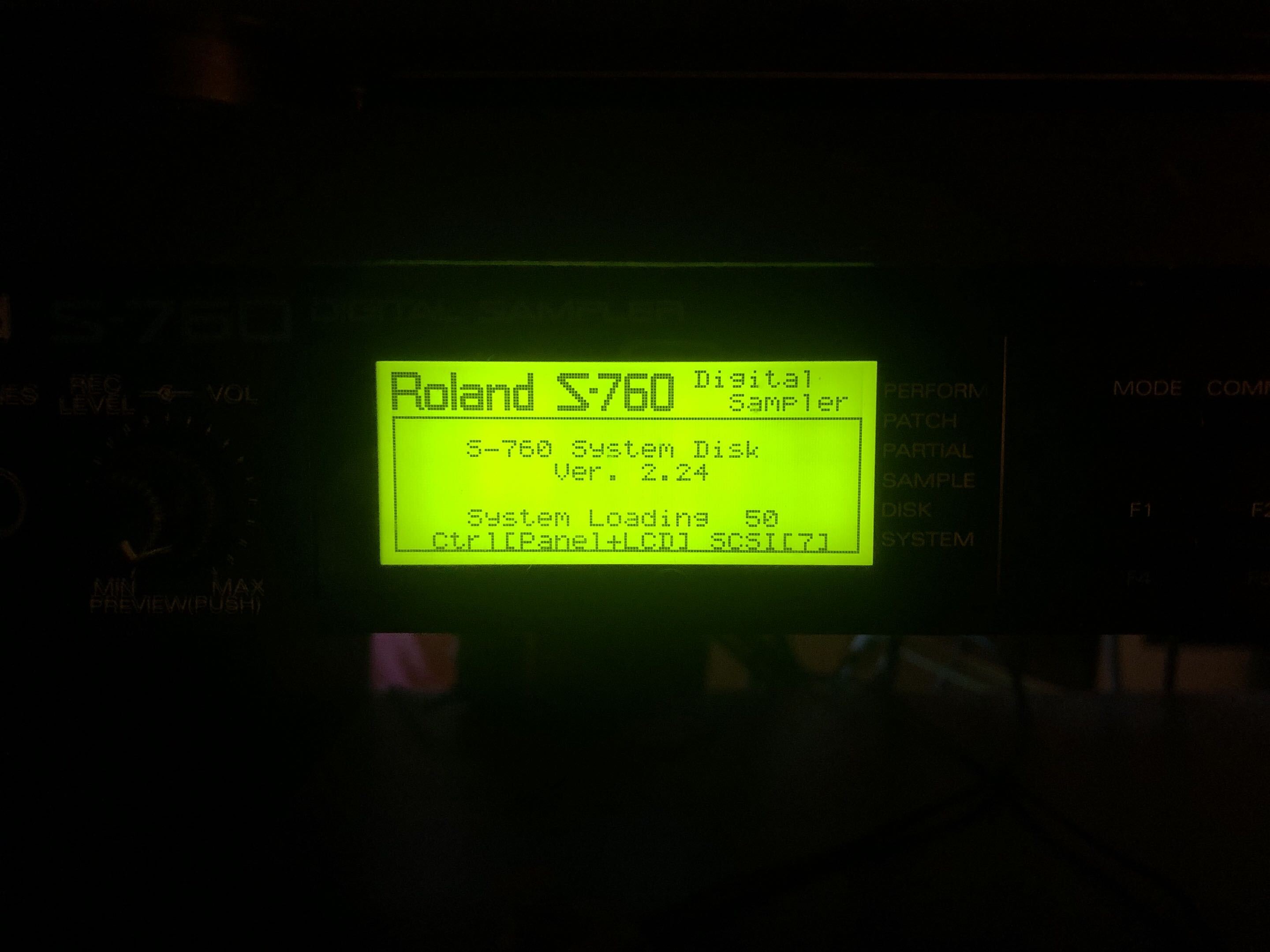 Sampleur ROLAND S-760 32mb avec carte vidéo + Accessoire