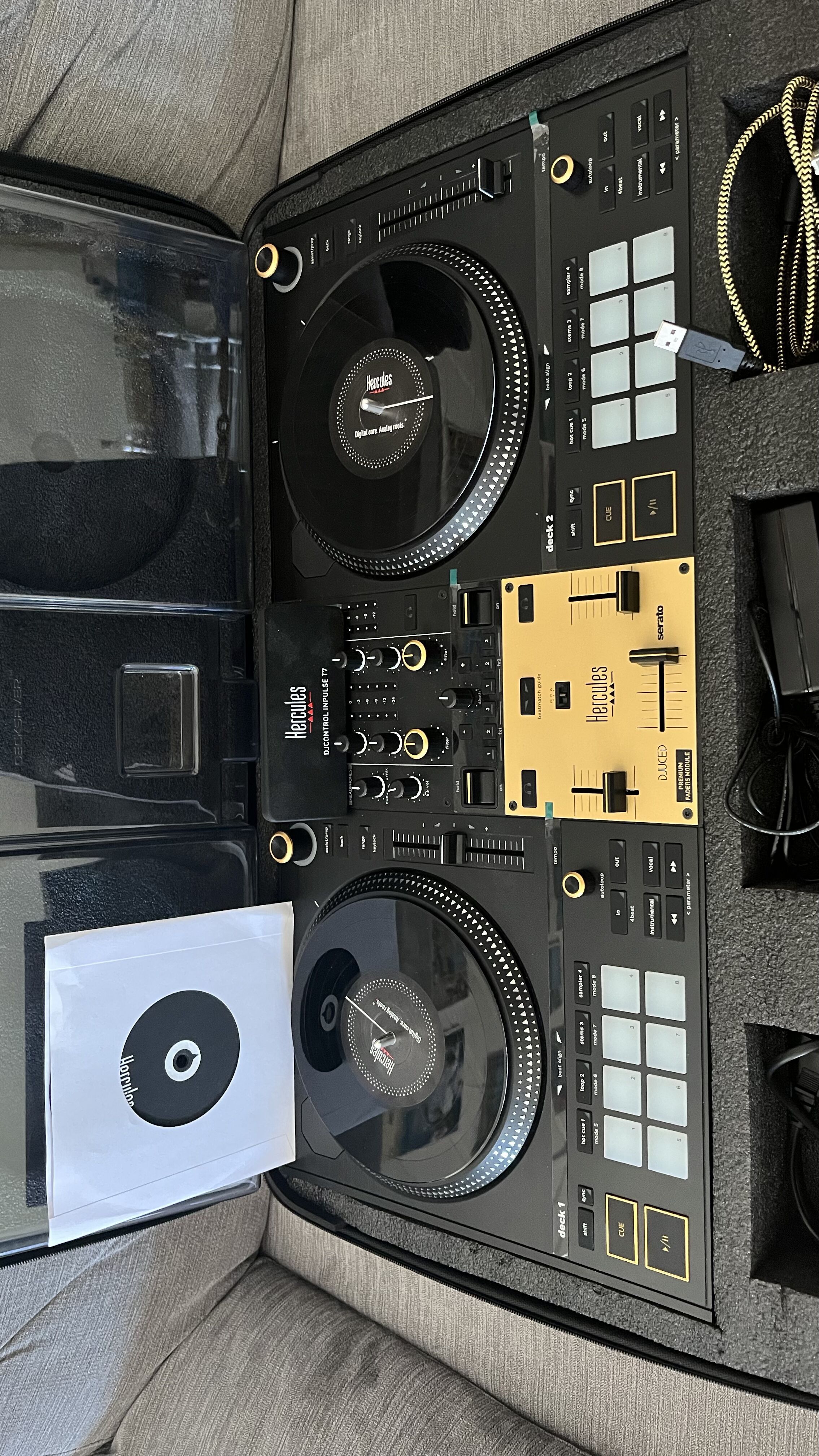 Hercules T7 Premium Garantie + Decksaver + Sacoche de Transport + backspin washer kit