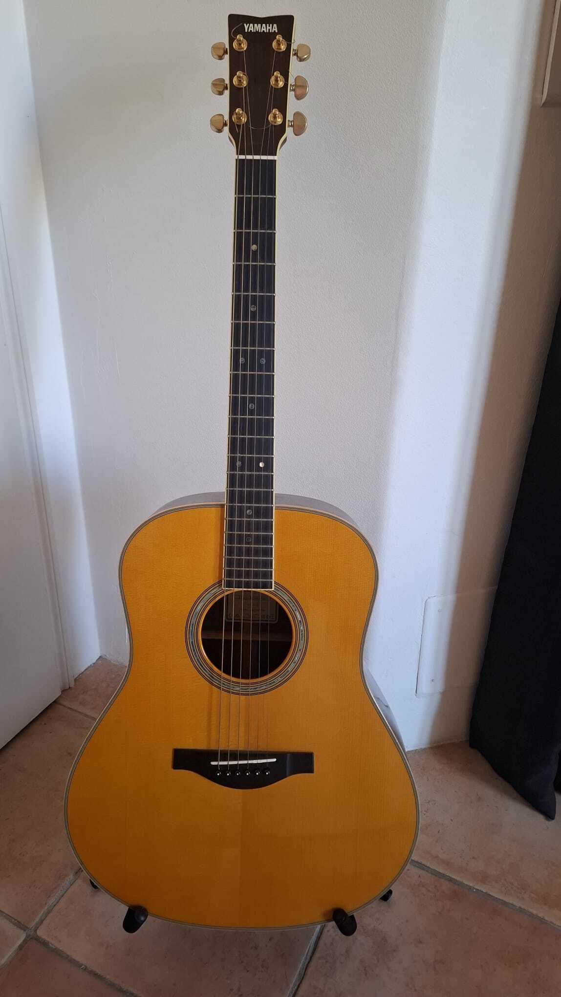 Vends guitare électro-acoustique YAMAHA Transacoustic LL-TA