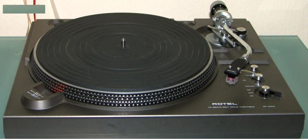 Audiophile / Platine / Vinyle / Courroie / 33 et 45 Trs / Rotel RP 3300 / Modifiée / Améliorée / Art Audio
