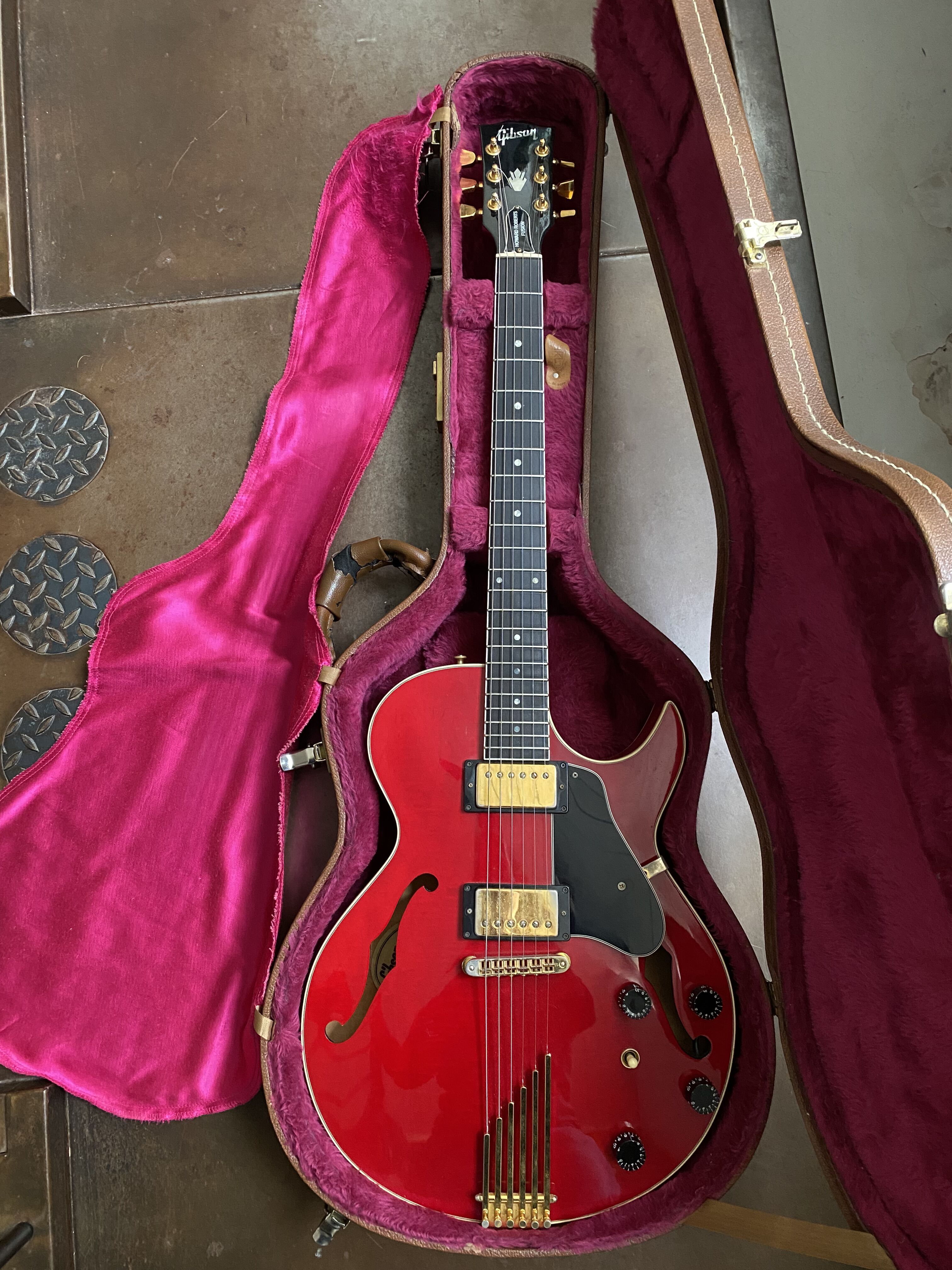 Gibson Howard Roberts Fusion III 1993 - Cherry