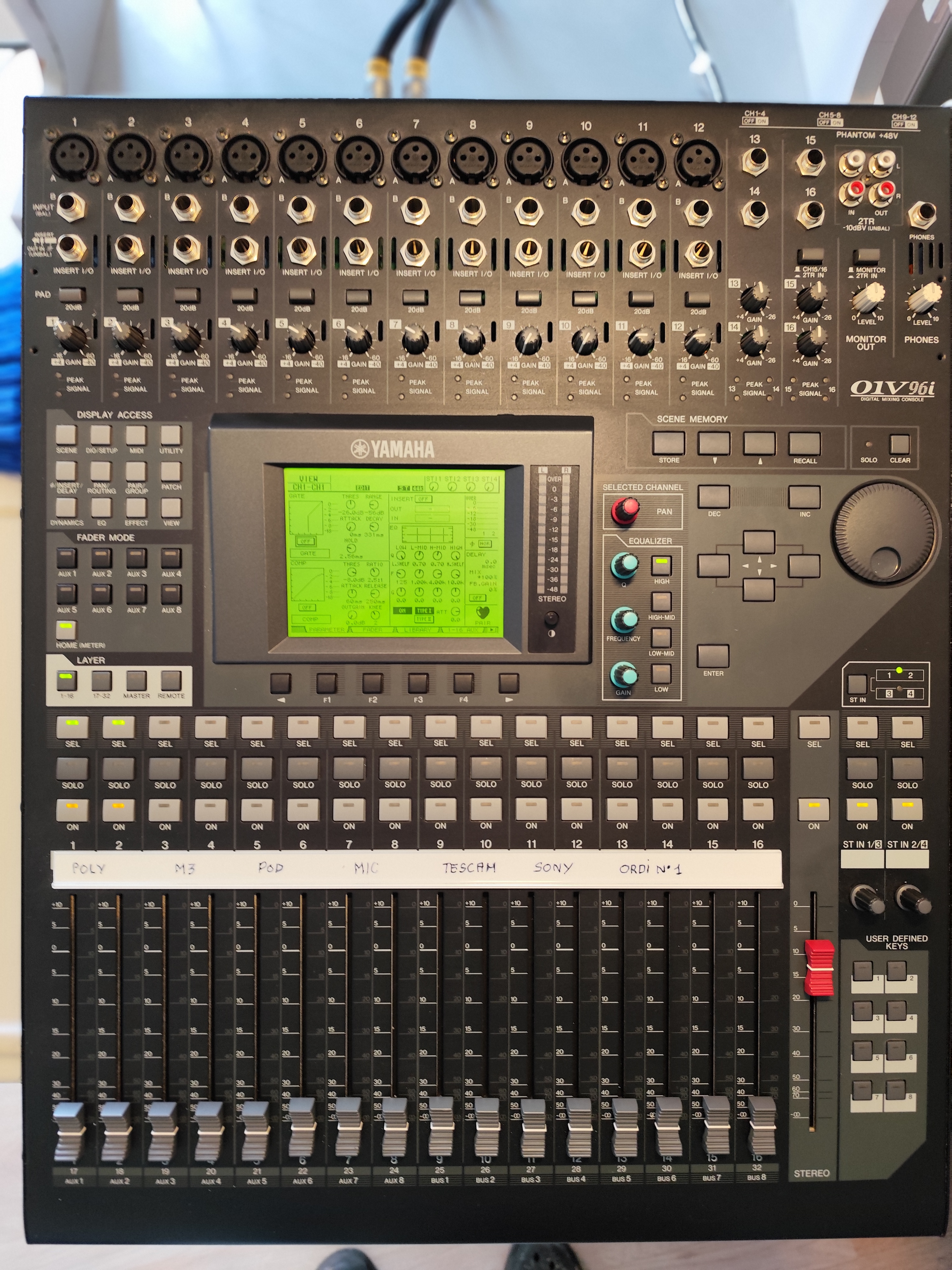 Vends table de mixage Yamaha 01V 96i numérique 