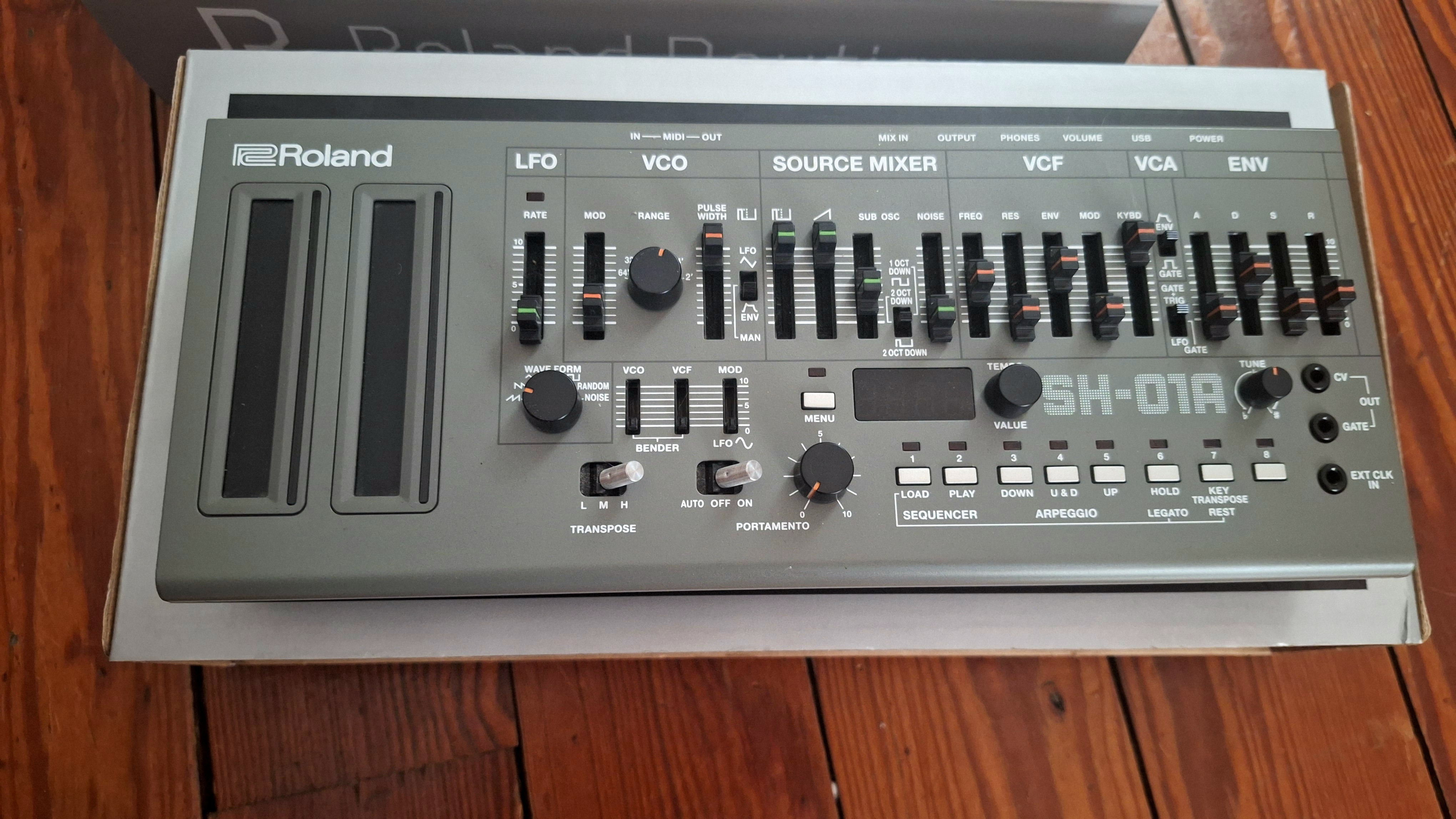 Roland SH-01A