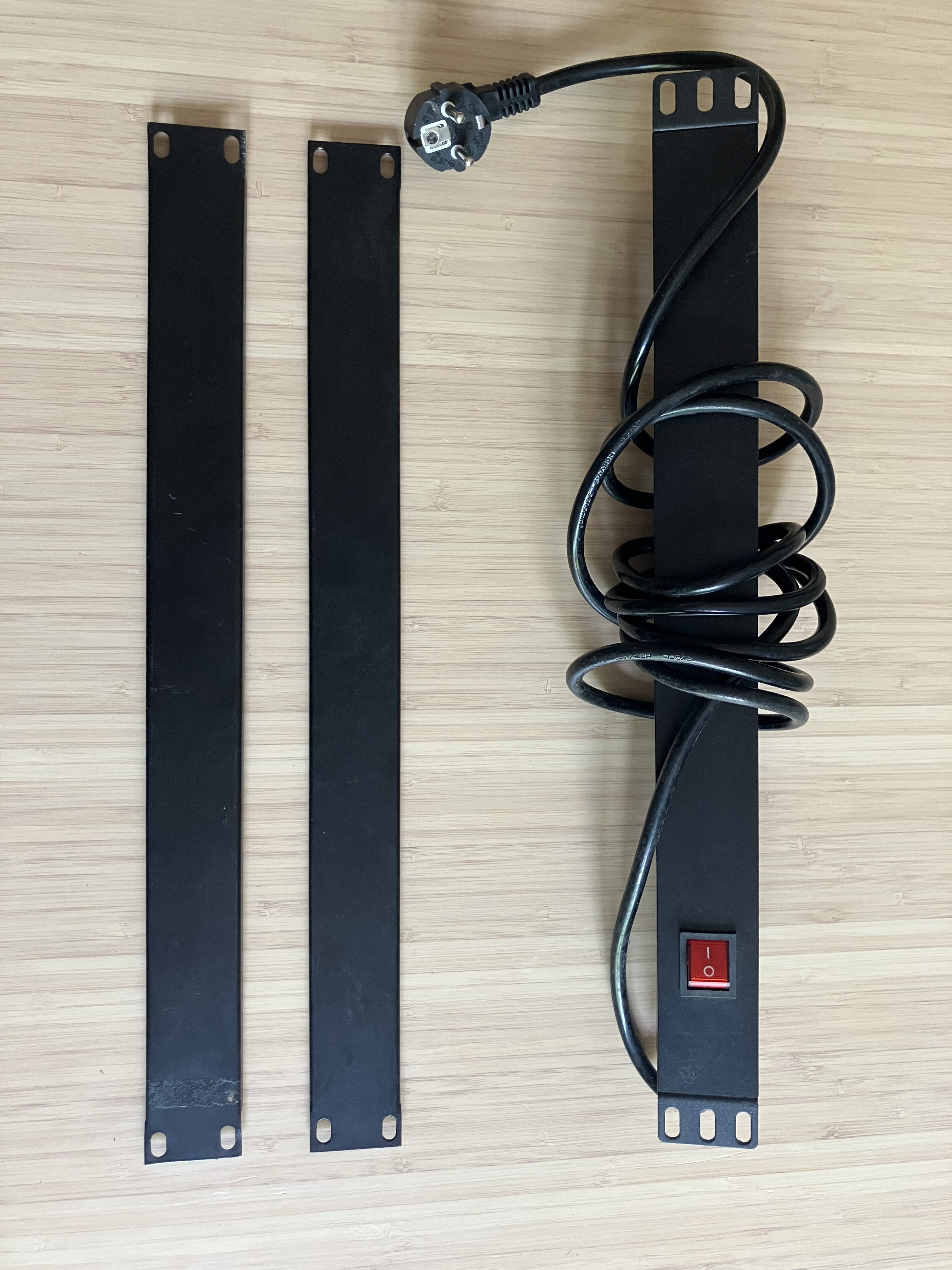T.Racks Power 8s + 2 Rack Panel 19u