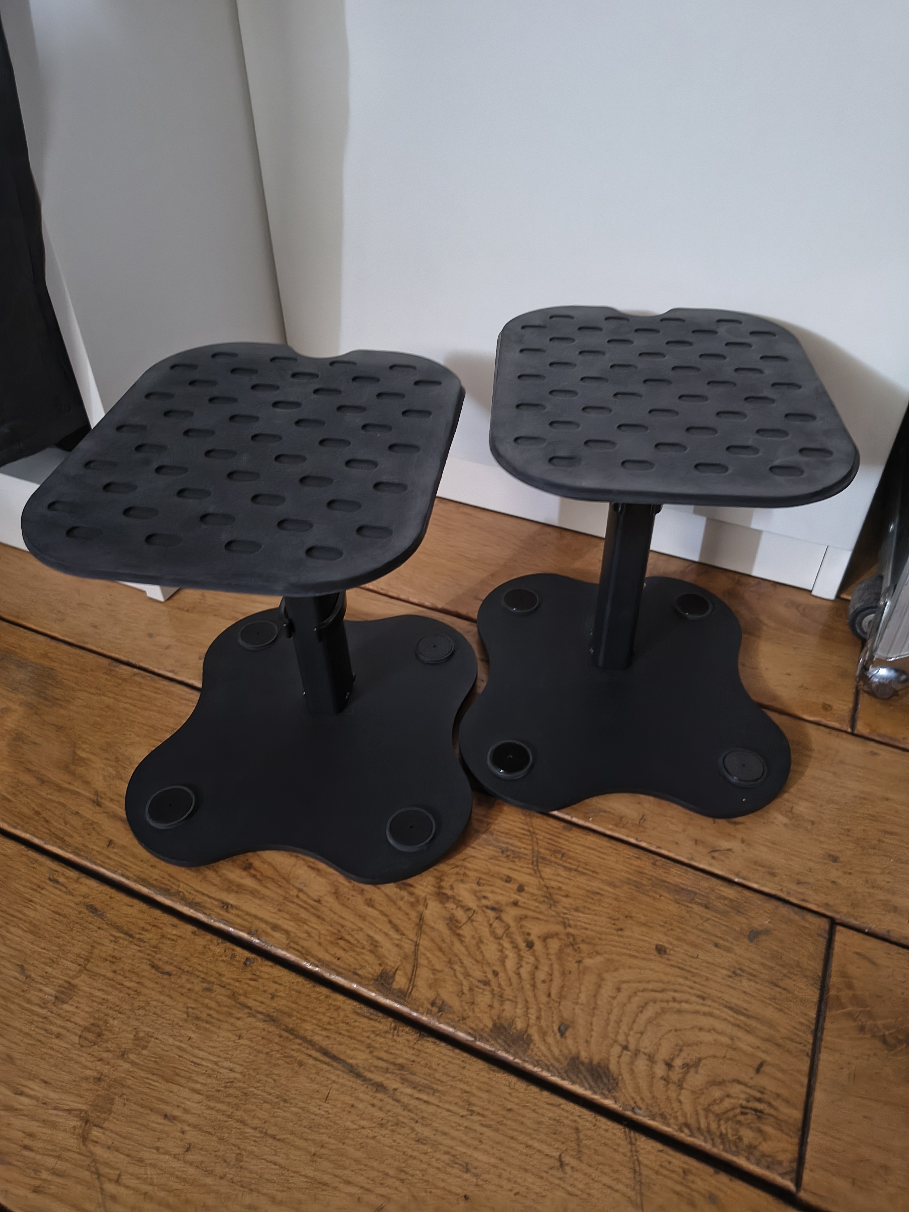 2 x Millenium Desktop Monitor Stand DM3