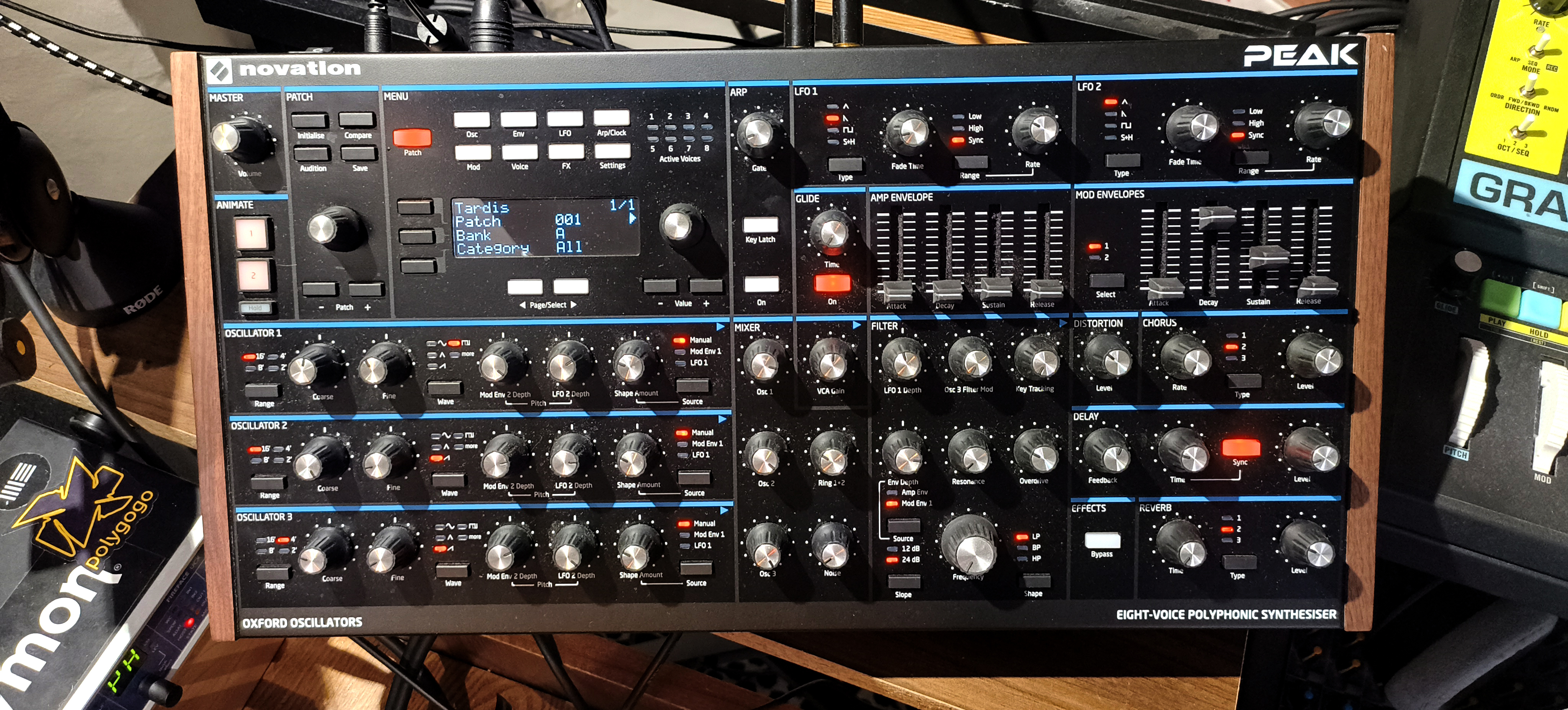 Vends Novation Peak ( TBE , Facture, sous garantie )