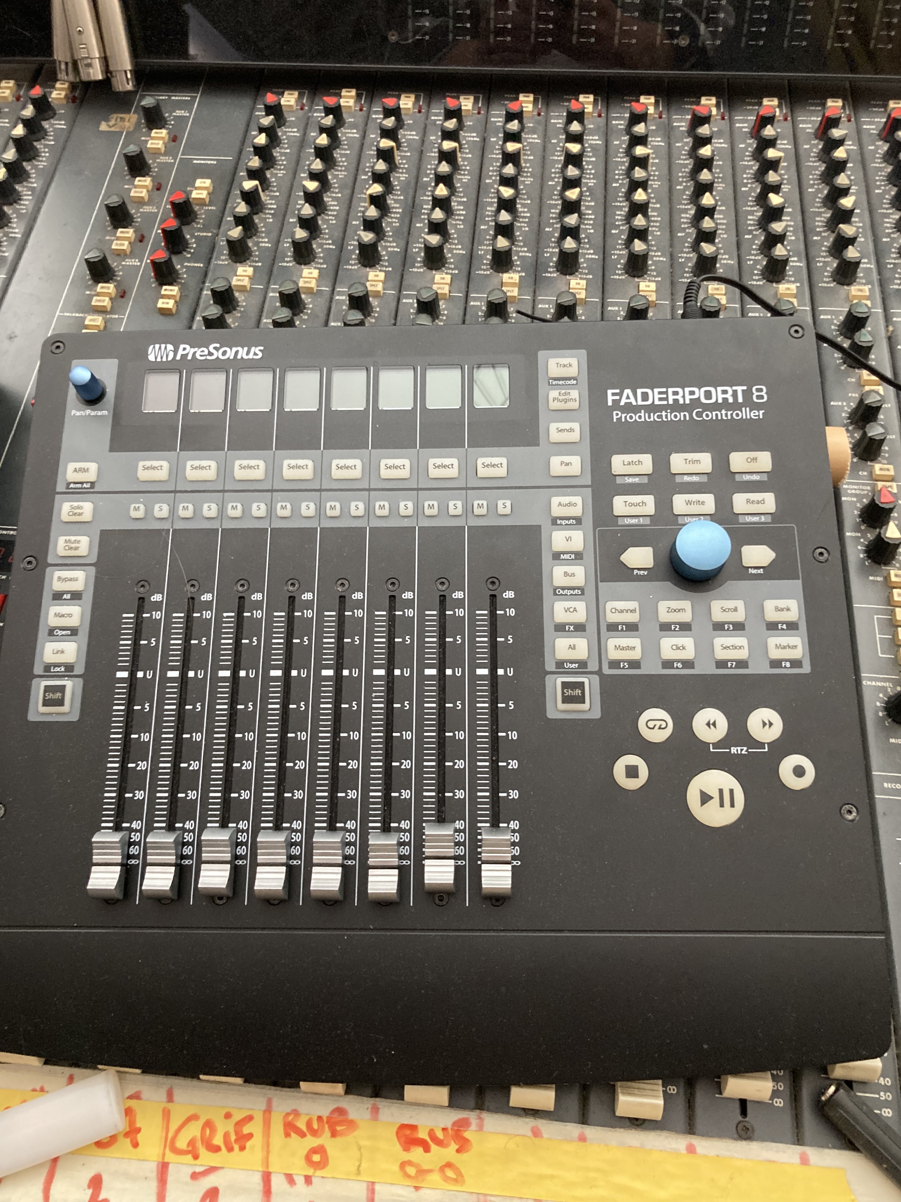 Presonus faderport 8