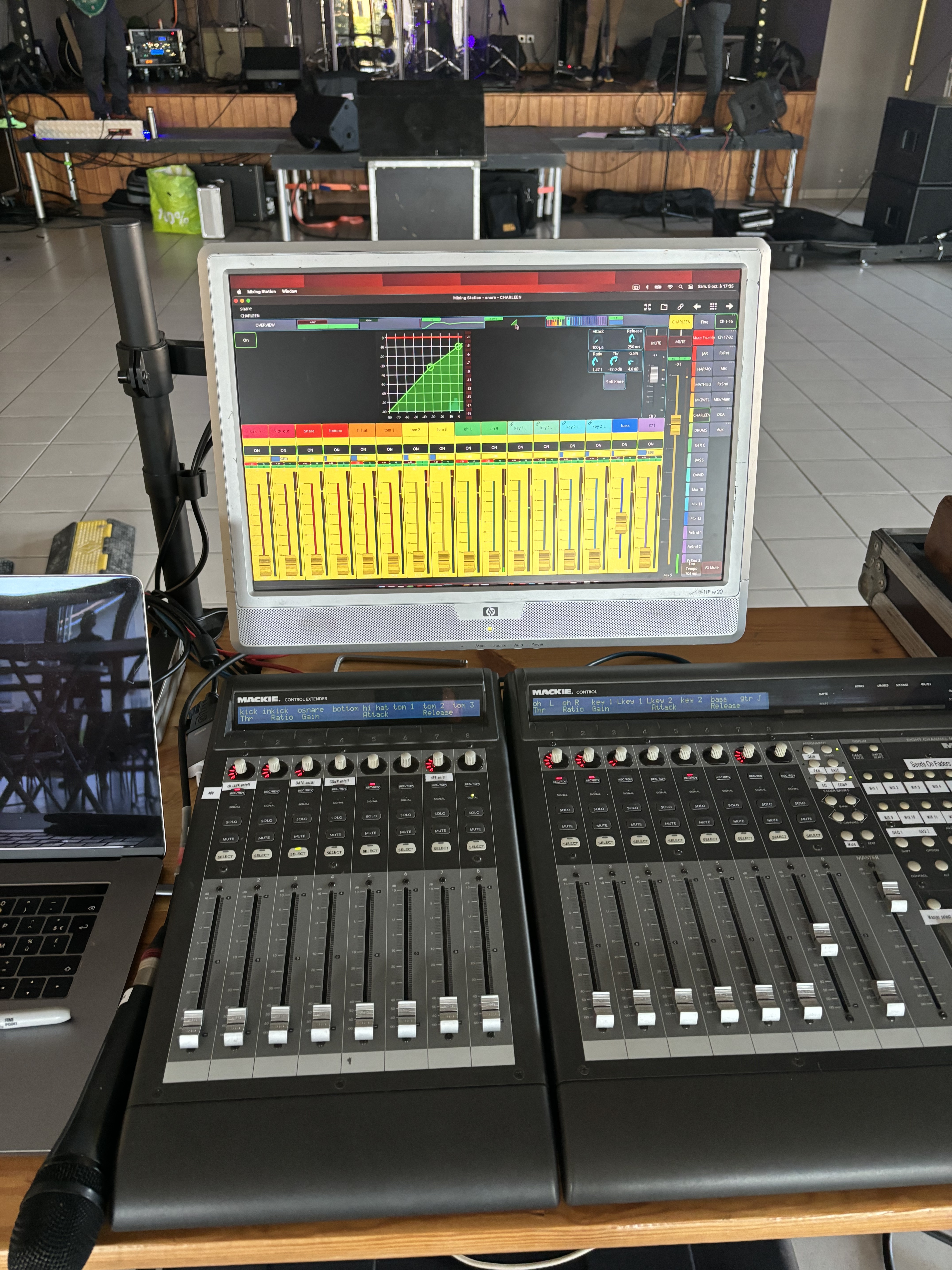 Contrôleur Mackie Control Universal MCU + MCU XT + interface midi MAudio