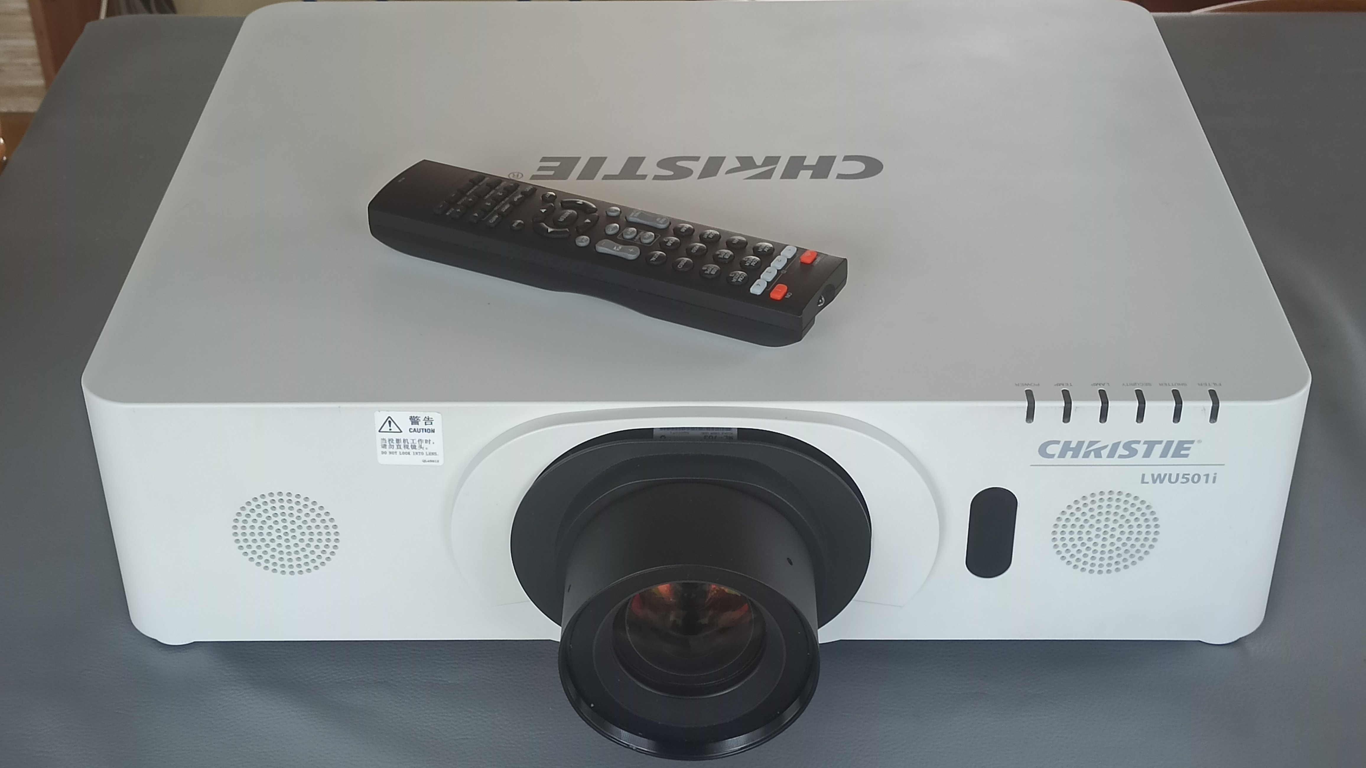 Vends Vidéo-projecteur professionnel CHRISTIE LWU501i 5000 Lumens