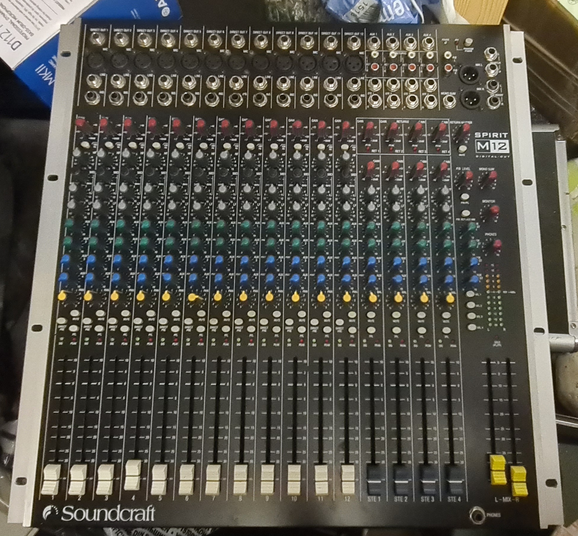 Soundcraft spirit m12