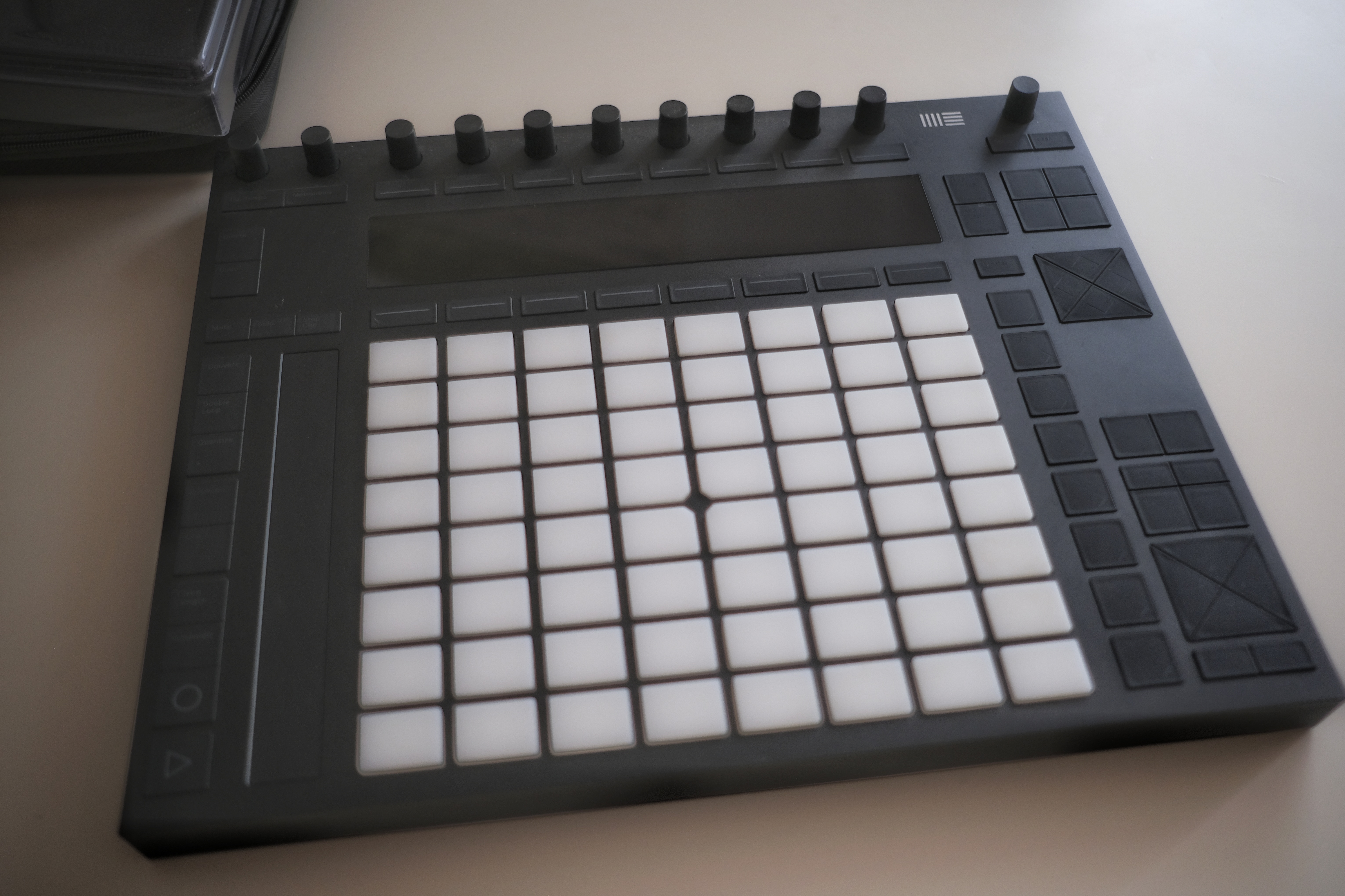 Vends Ableton Push 2 en parfait état+ valise et decksaver