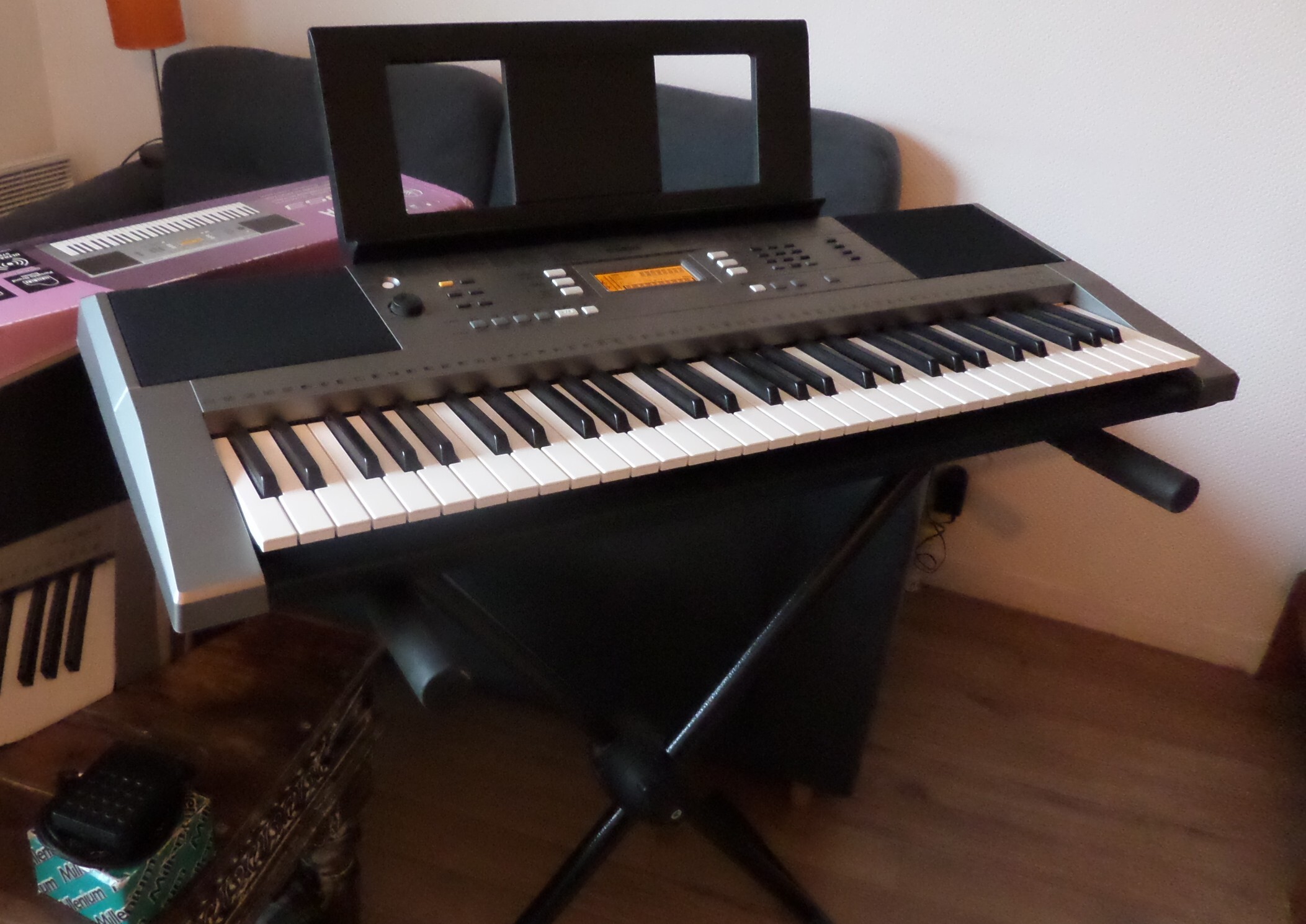 Vends Clavier arrangeur Yamaha PSR-E353