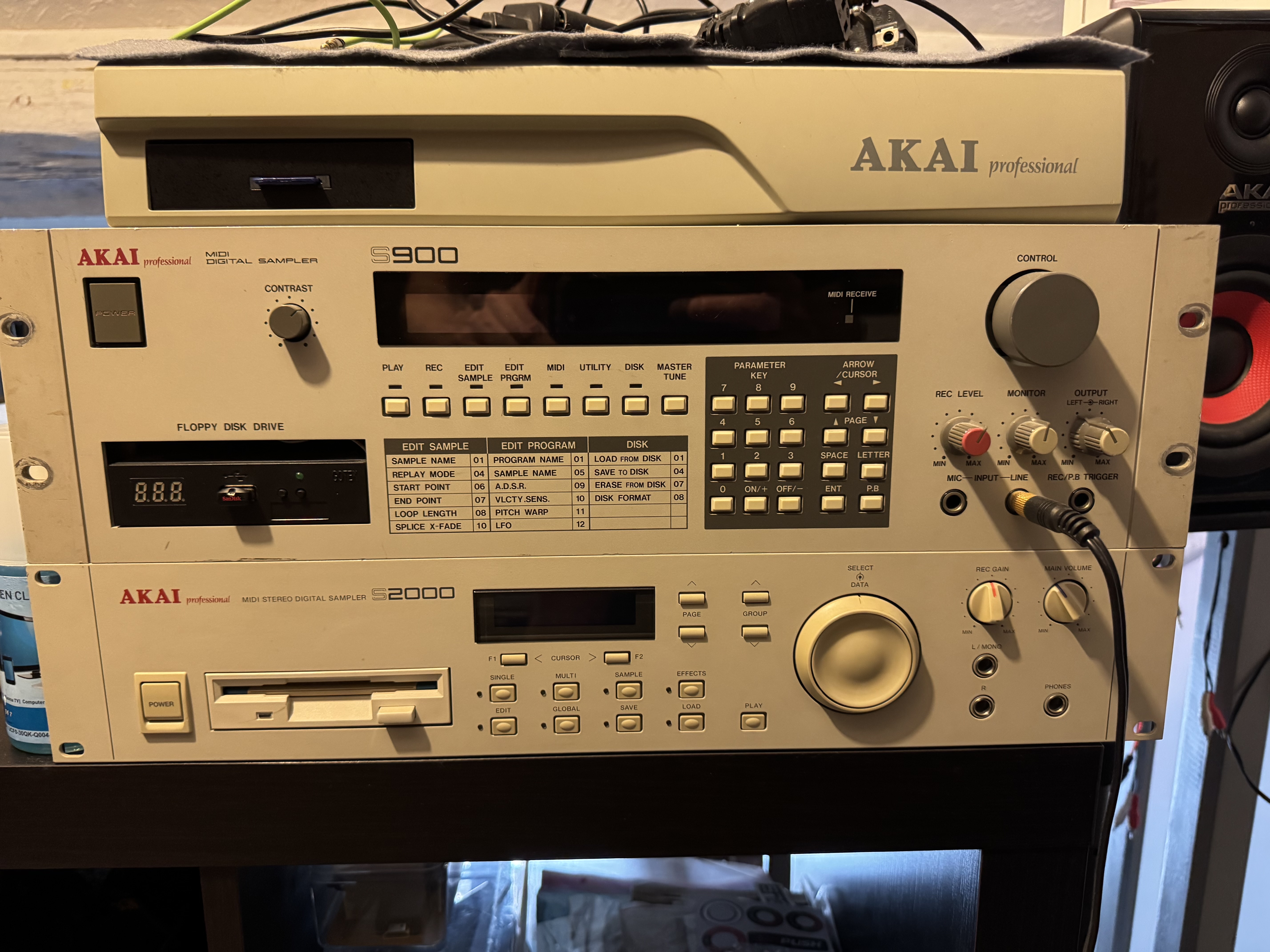 Vends Akai S2000