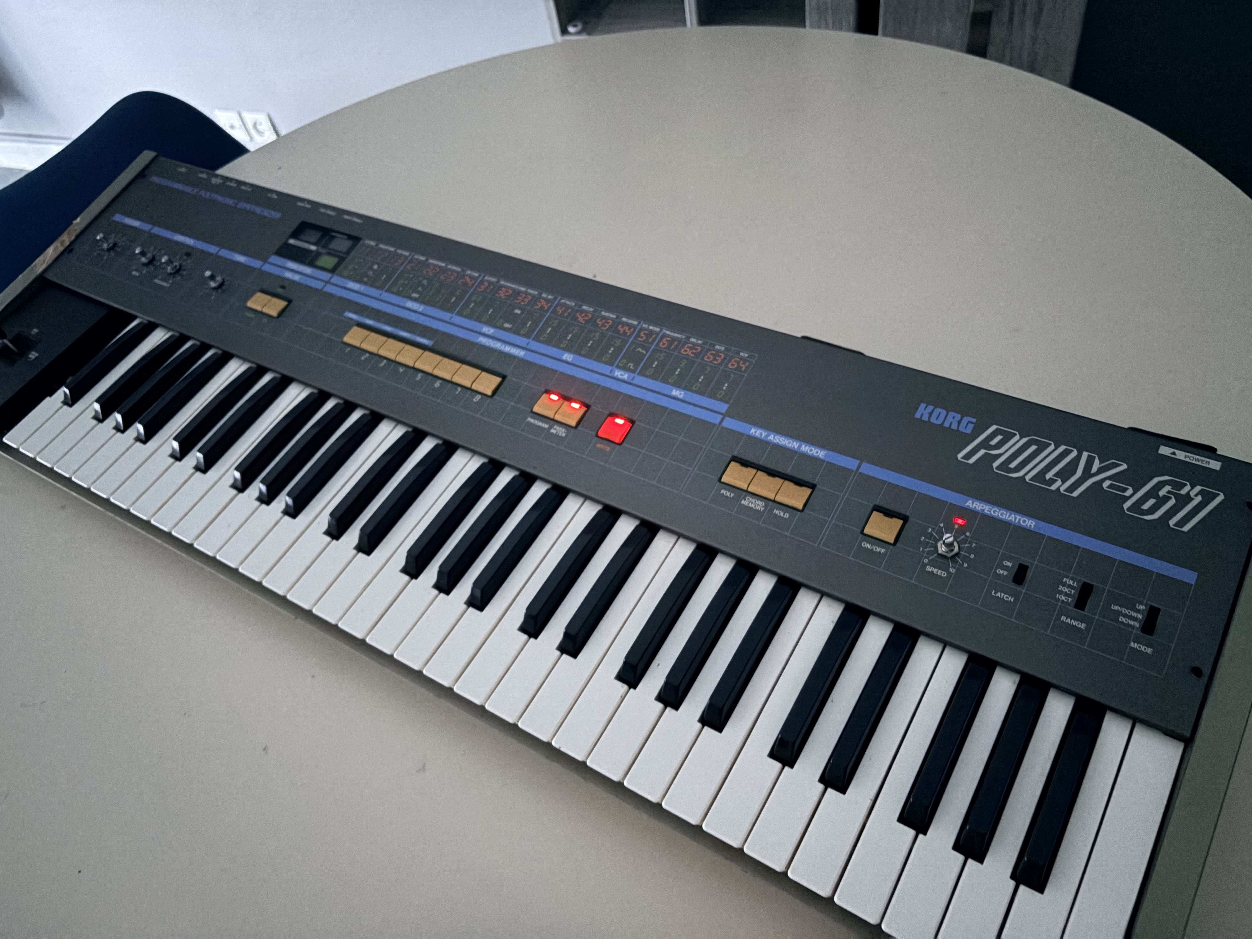 Poly-61 Korg en panne