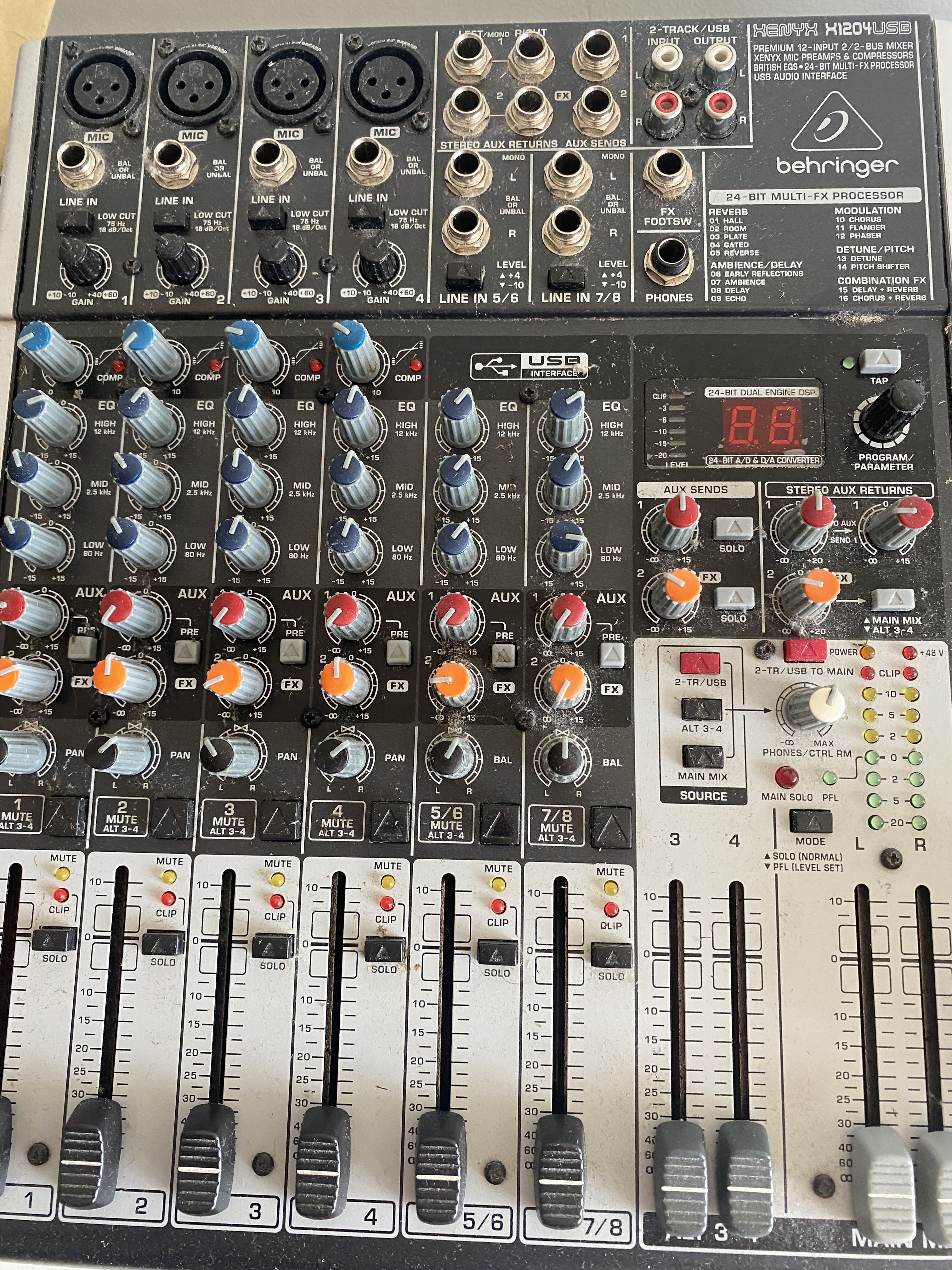 vends mixer XENYX 1204