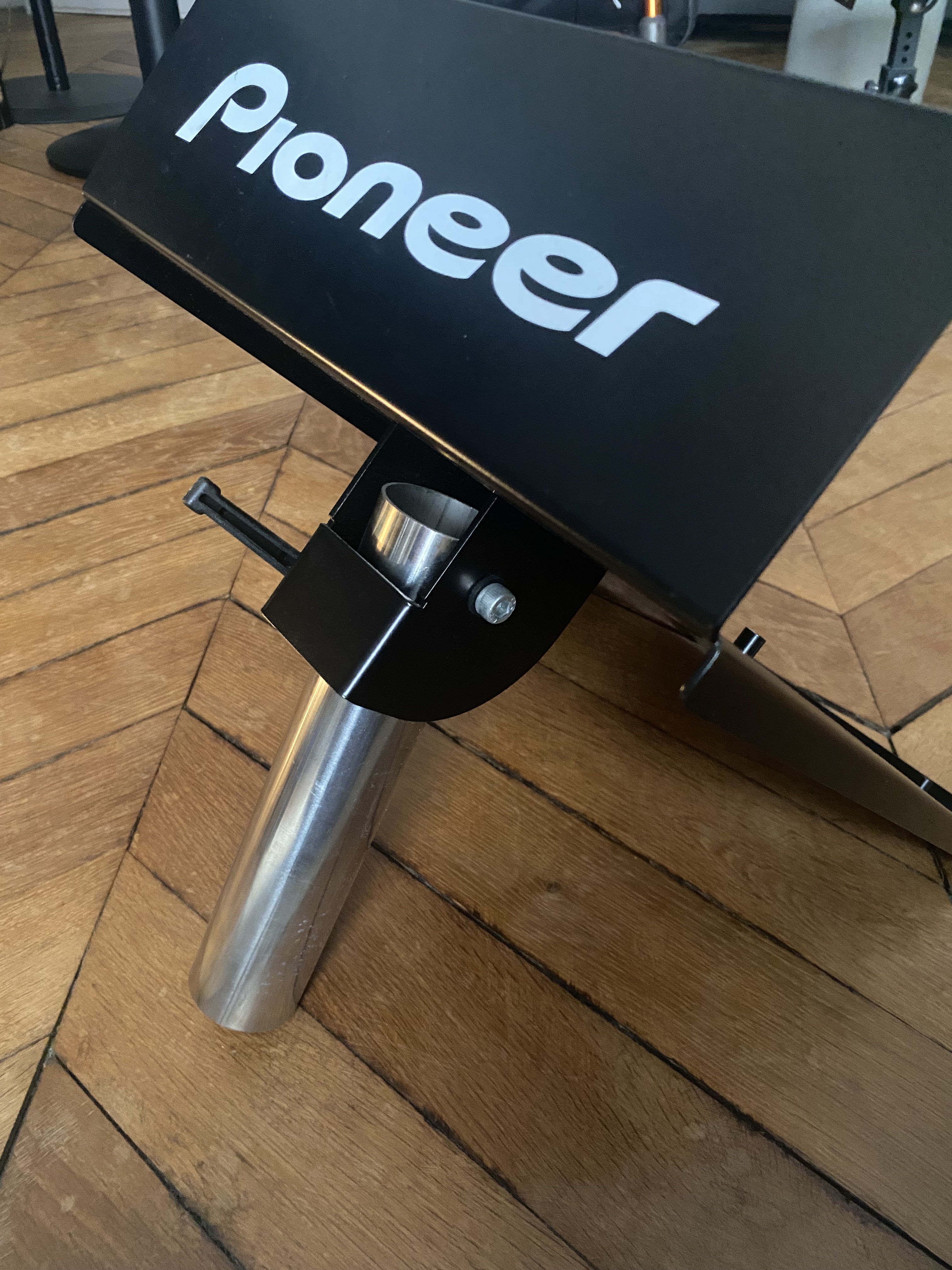 Stand Pioneer 8