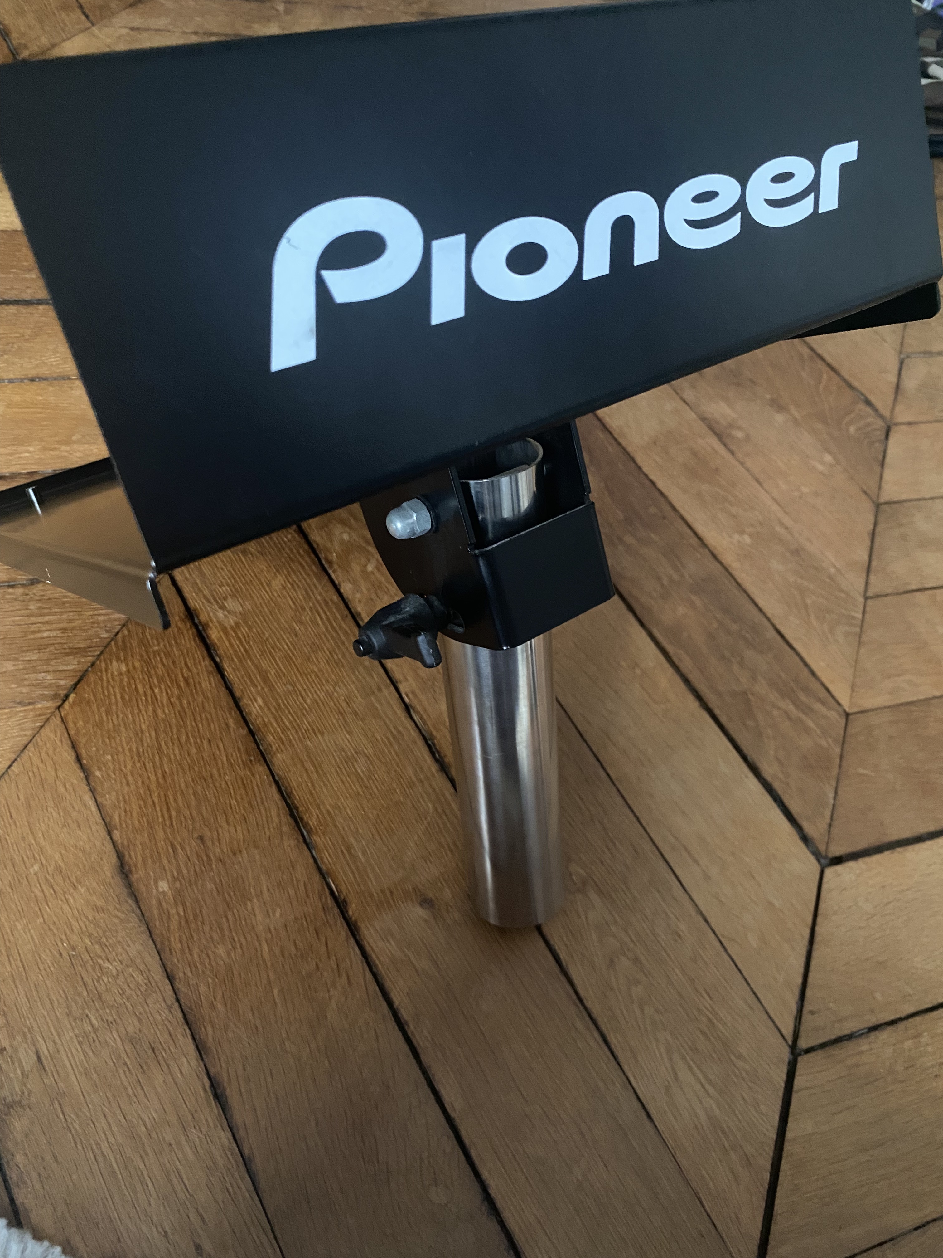 Stand Pioneer 9