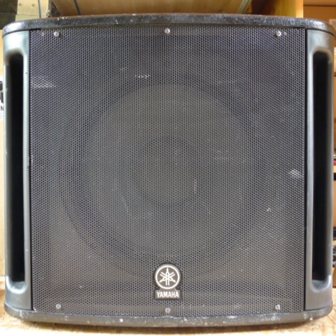 Vends Sub Yamaha MRS800W