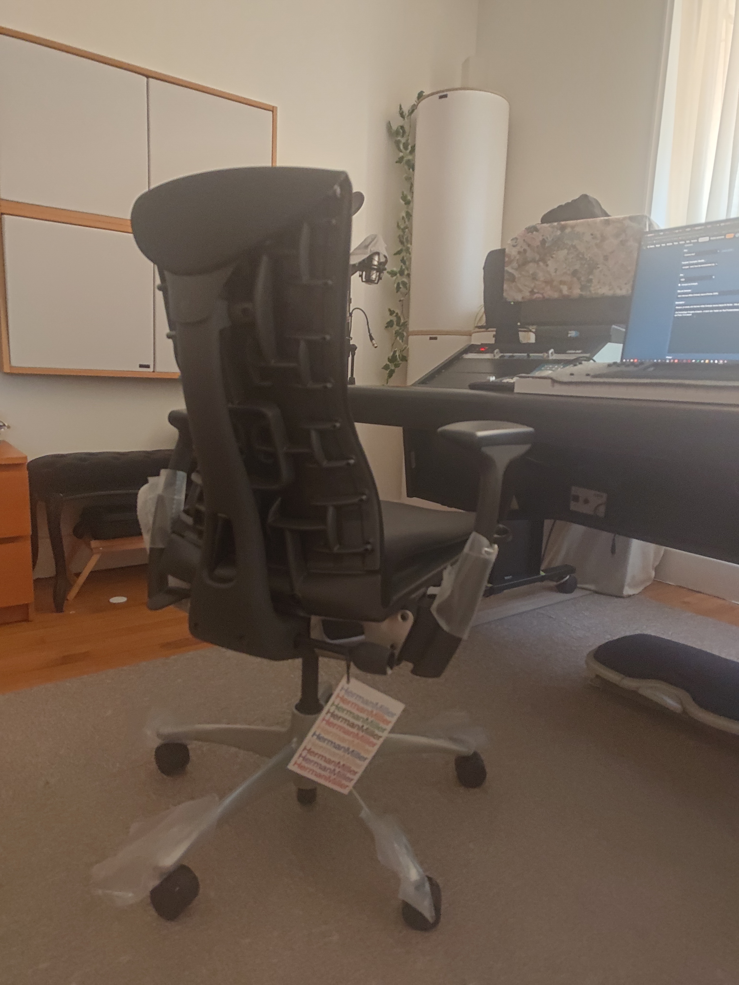 Vent Herman Miller Embody NEUVE Black / Alu (rare)  (Février 2026)