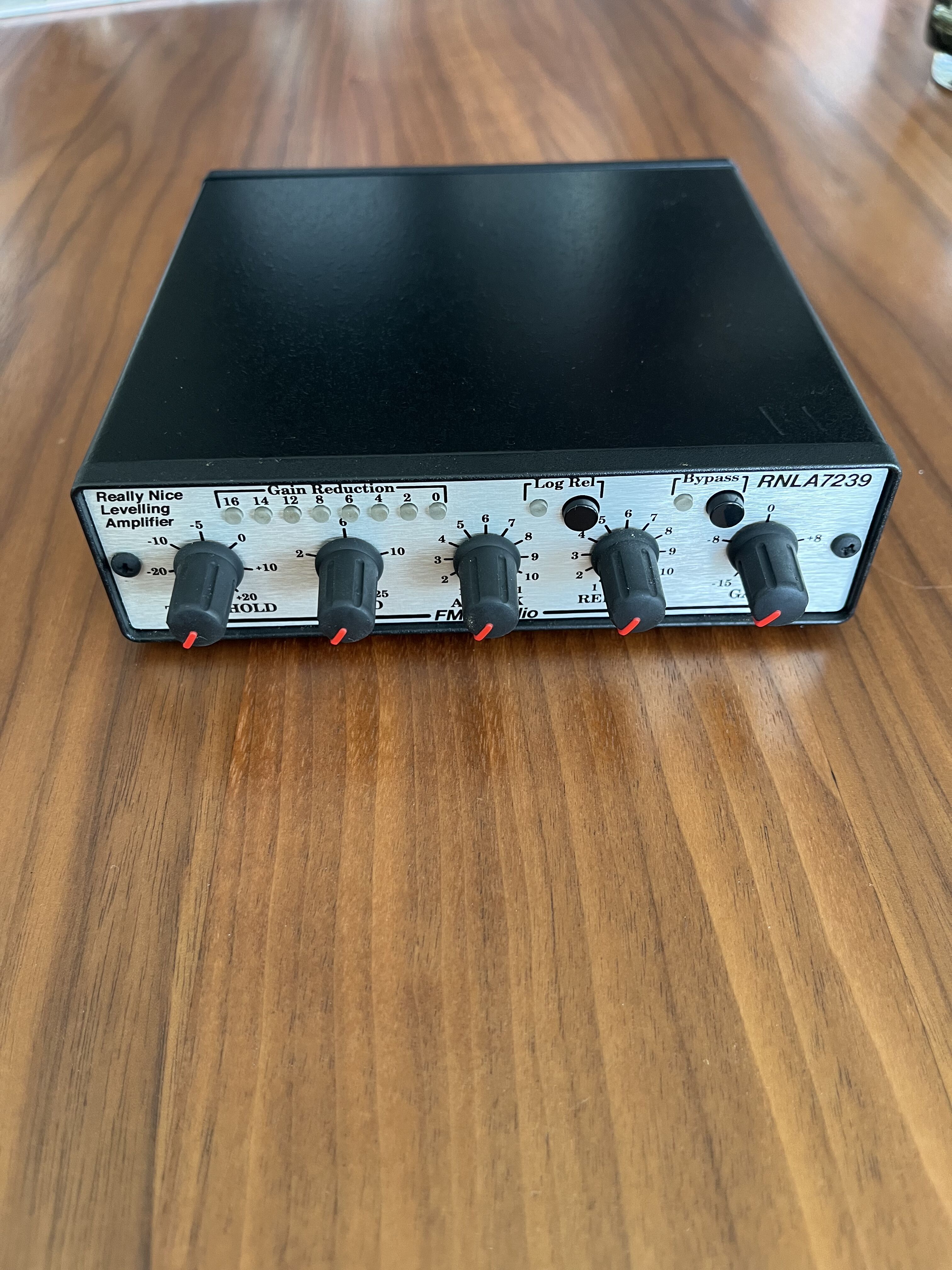 A VENDRE - FMR - Really Nice Really Nice Levelling Amplifier 7239 