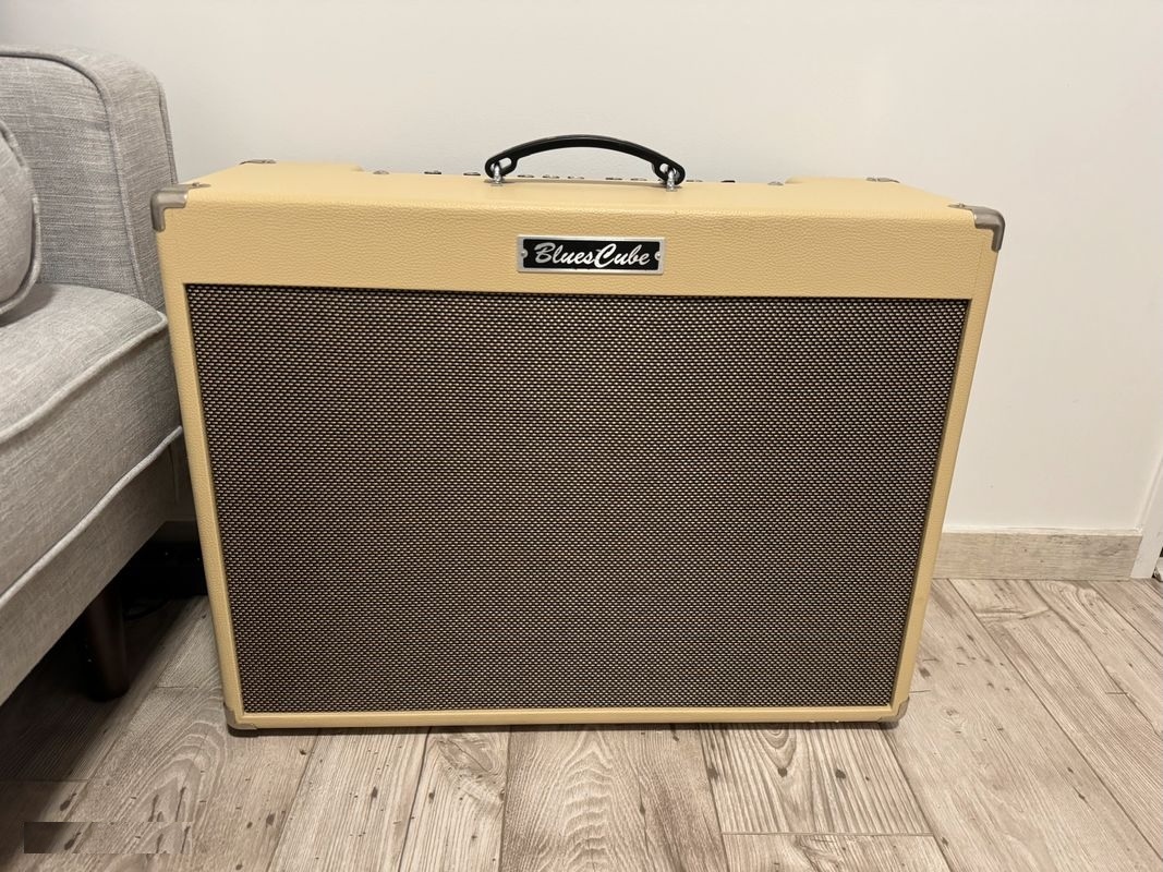 ROLAND BLUES CUBE ARTIST 212 - 85W