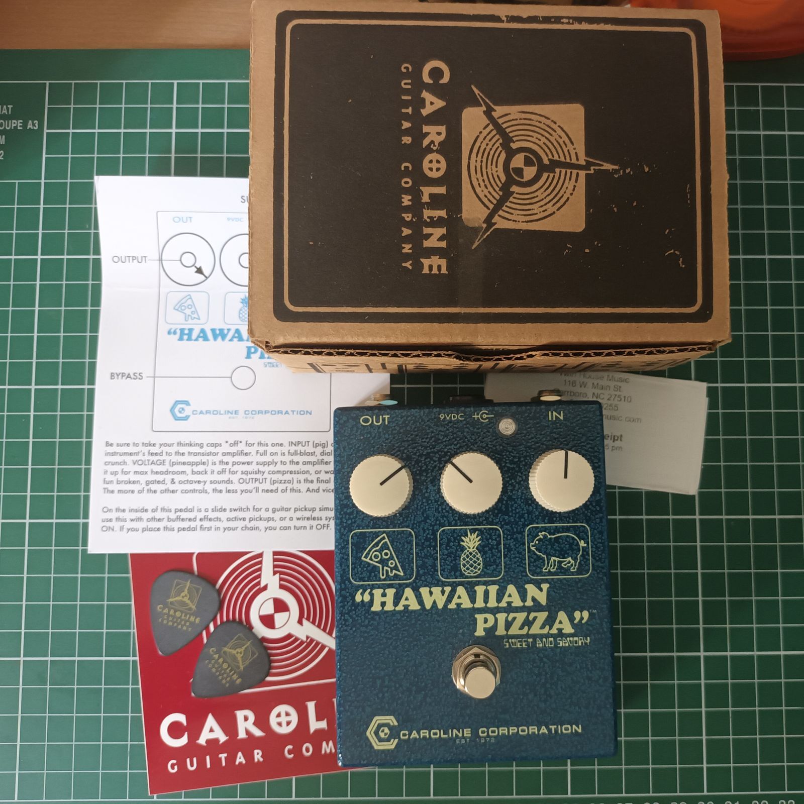 VDS Caroline Guitar Company Hawaiian Pizza Hammered Blue LTD
