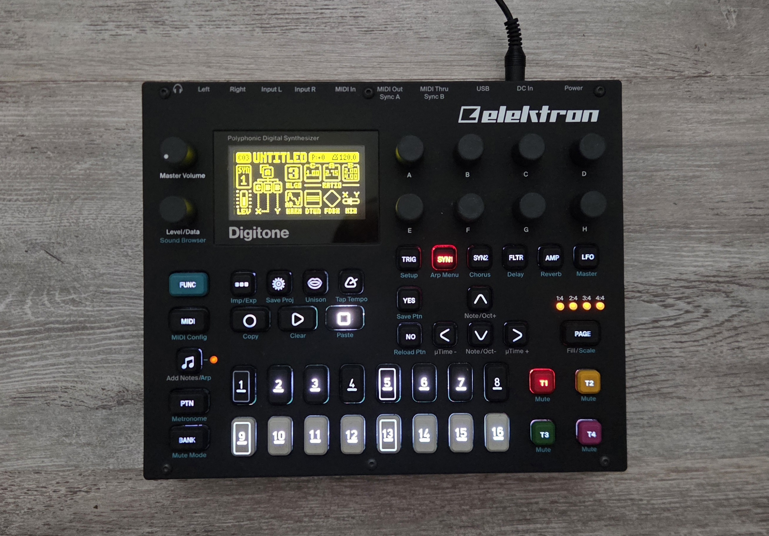 Vends Elektron Digitone en excellent état