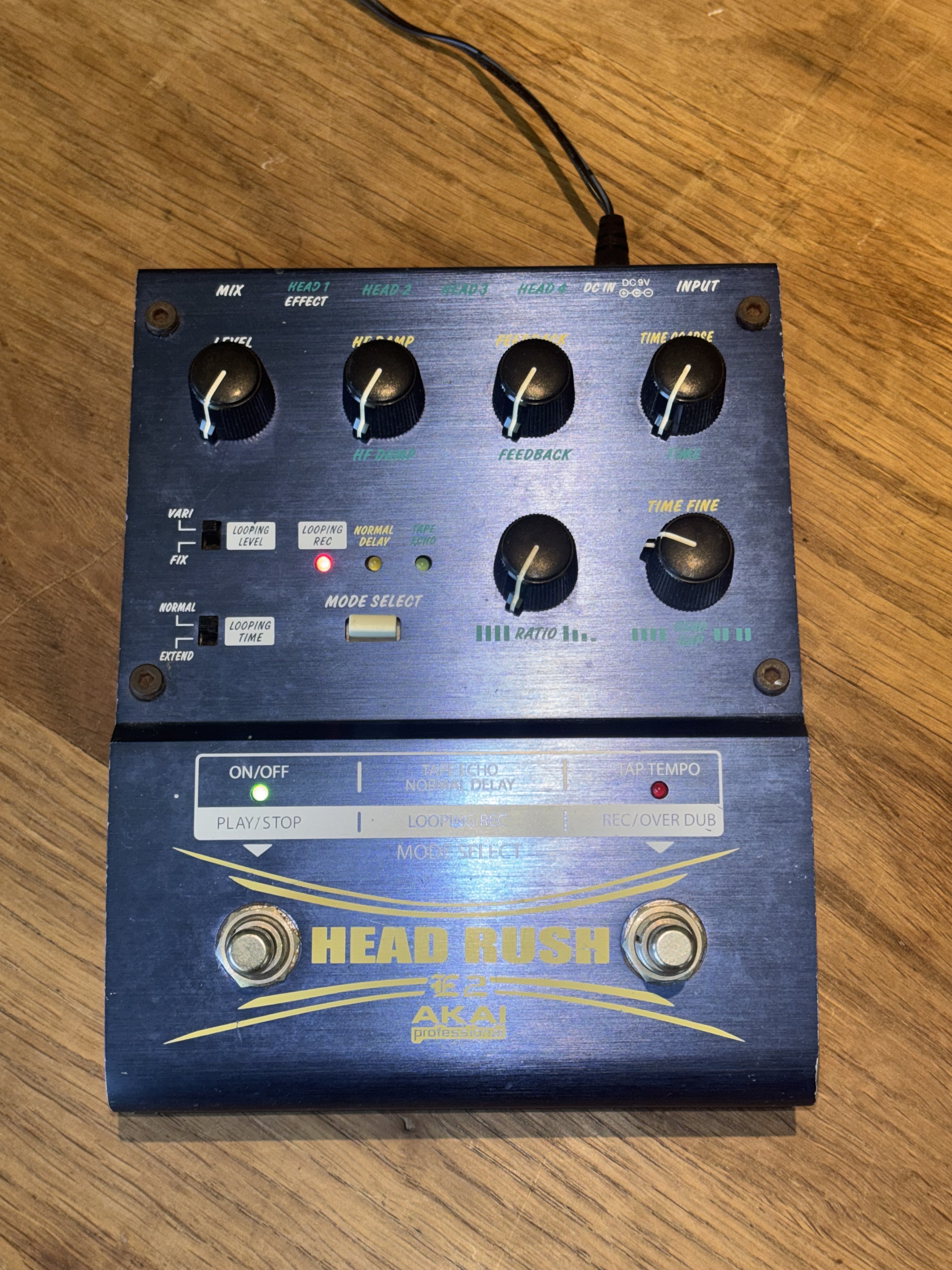 Akai E2 Headrush Delay/Looper 2010s - Blue