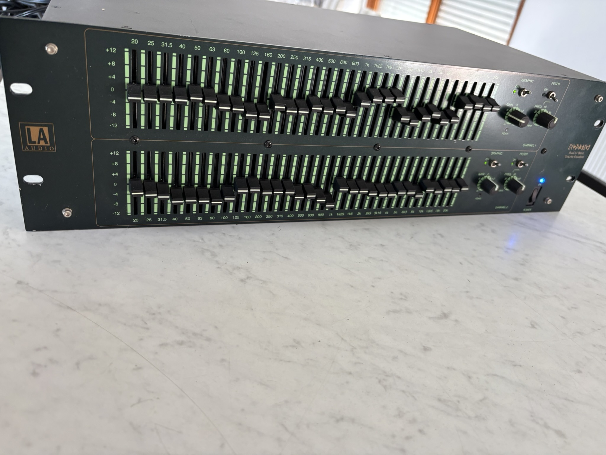 LA audio EQ231G