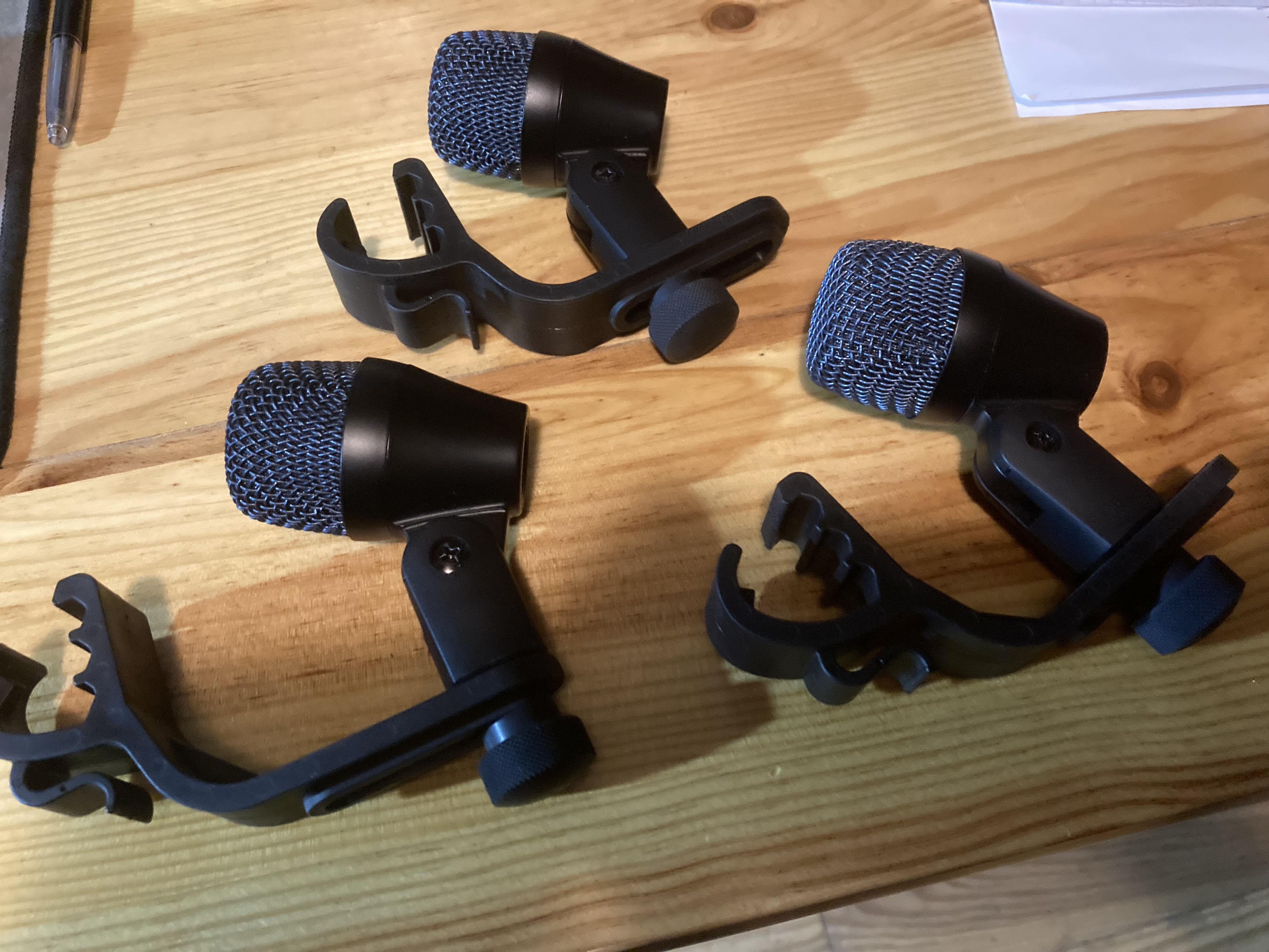 Vends 3 SENNHEISER e904