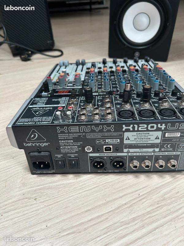 Table de mixage Behringer X1204USB – excellent état