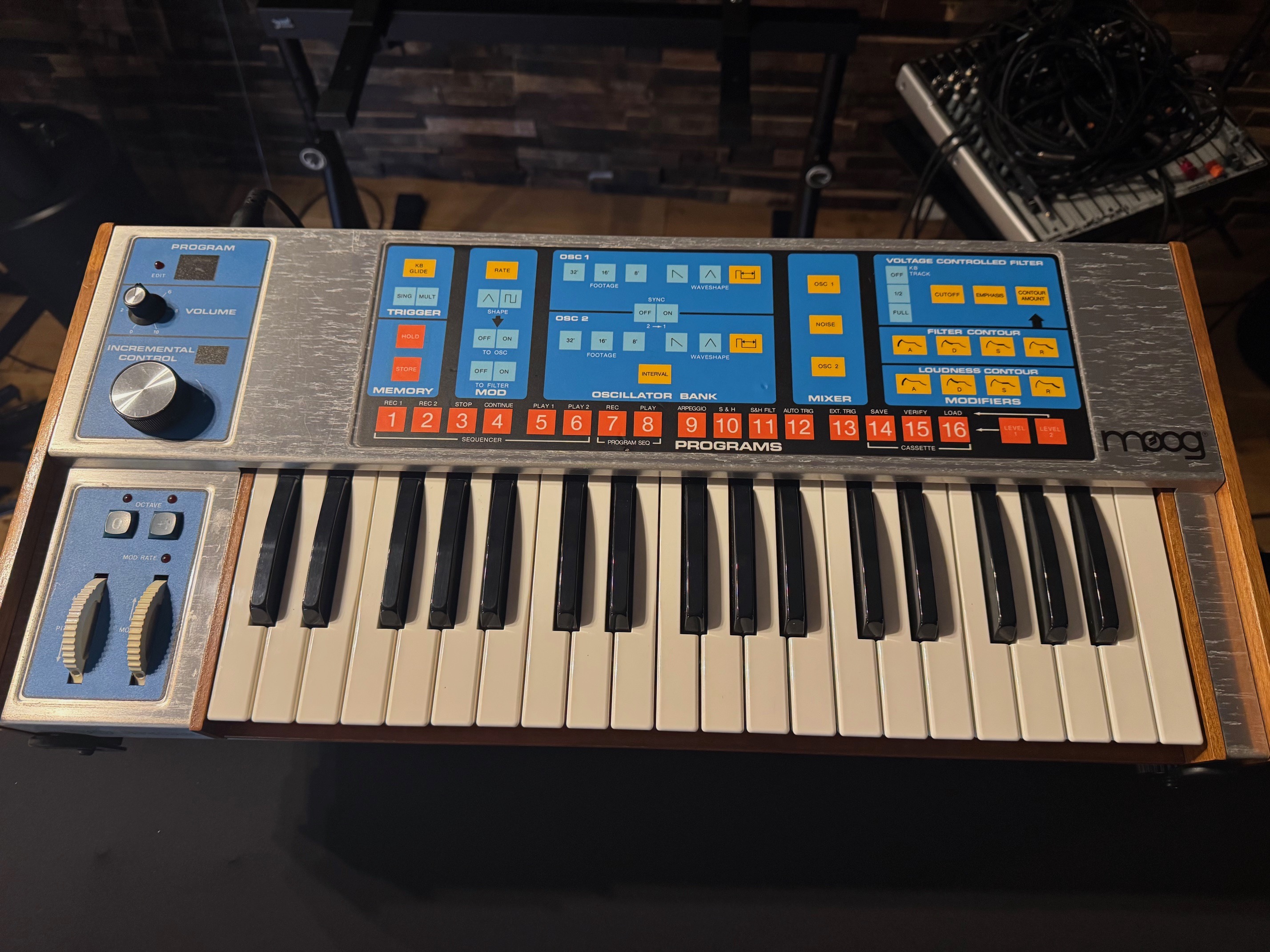 THE SOURCE MOOG état neuf