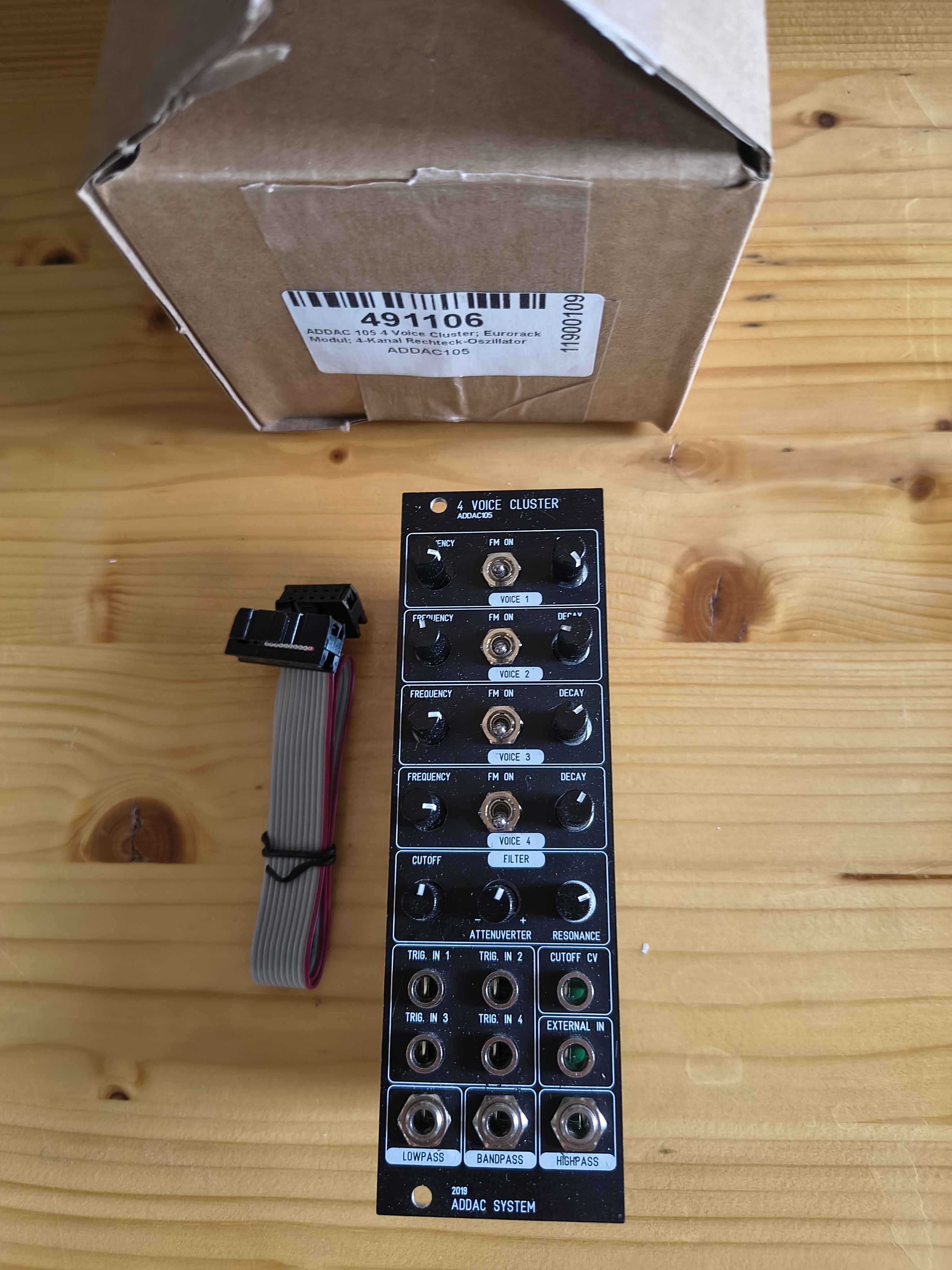 ADDAC105 4 VOICE CLUSTER