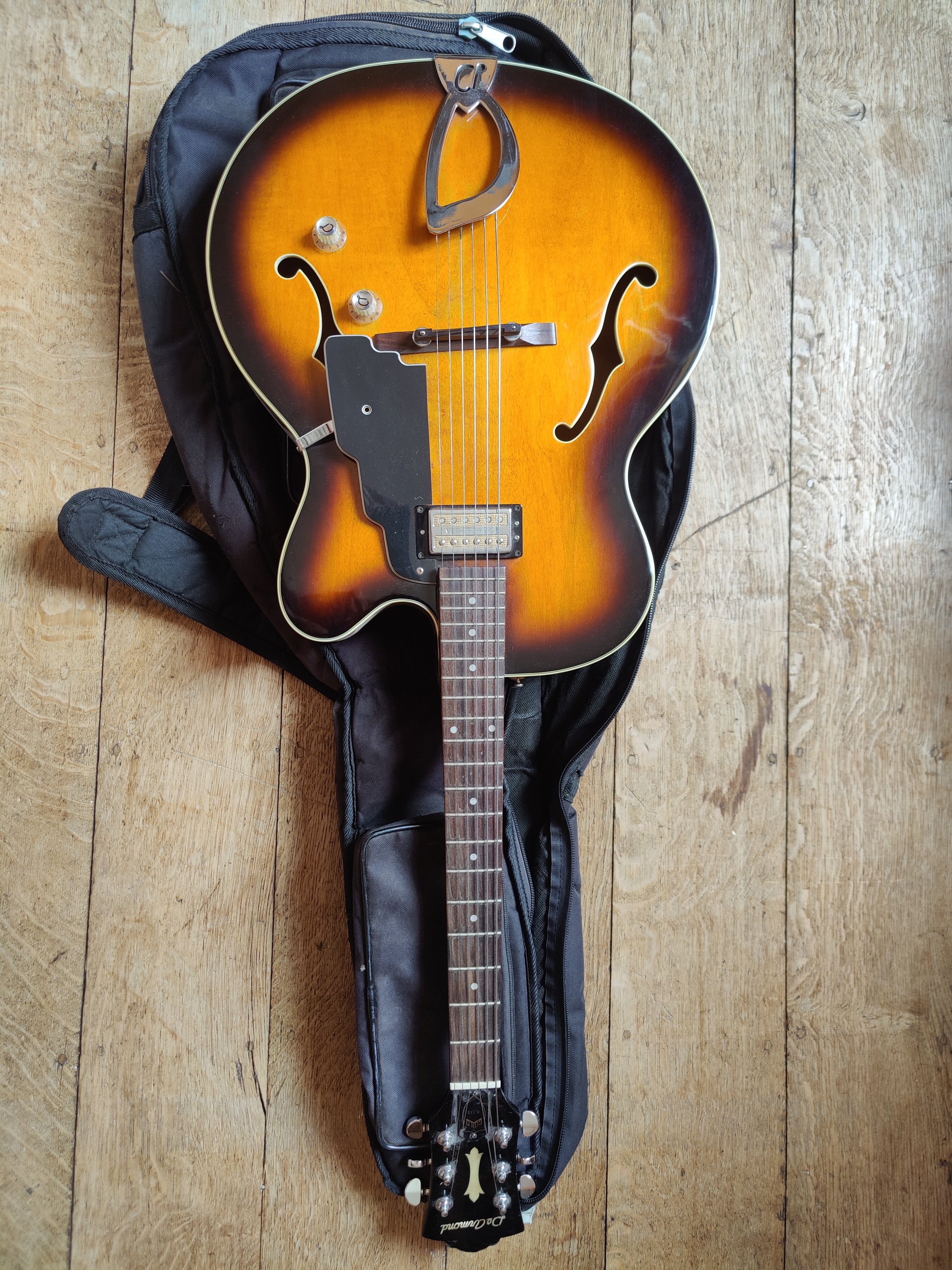 Vends Guild DeArmond X-135 
