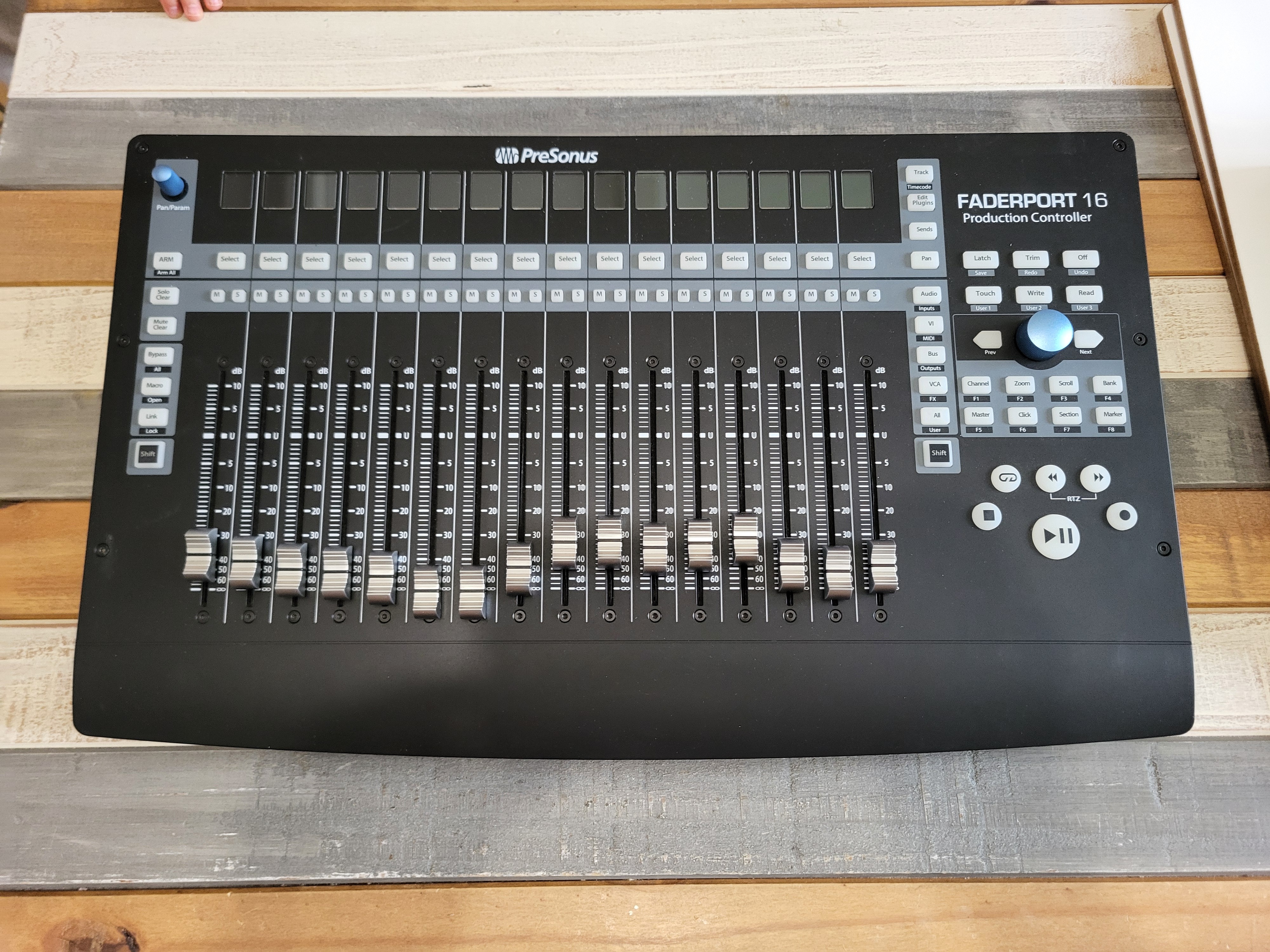 Presonus faderport 16