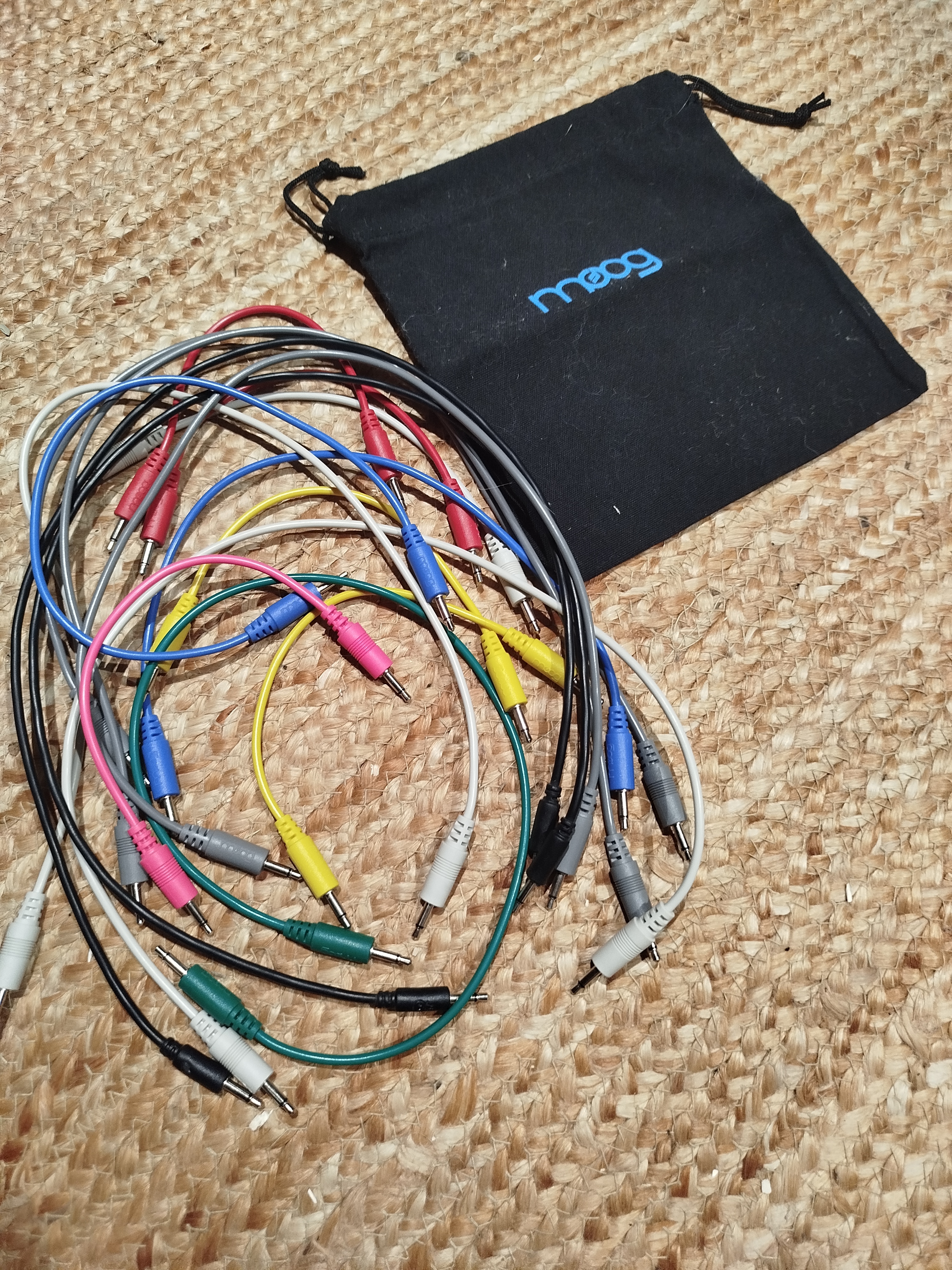 Moog Music DFAM (Drummer From Another Mother) (44741)