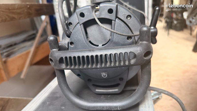 Fresnel Selecon 650W