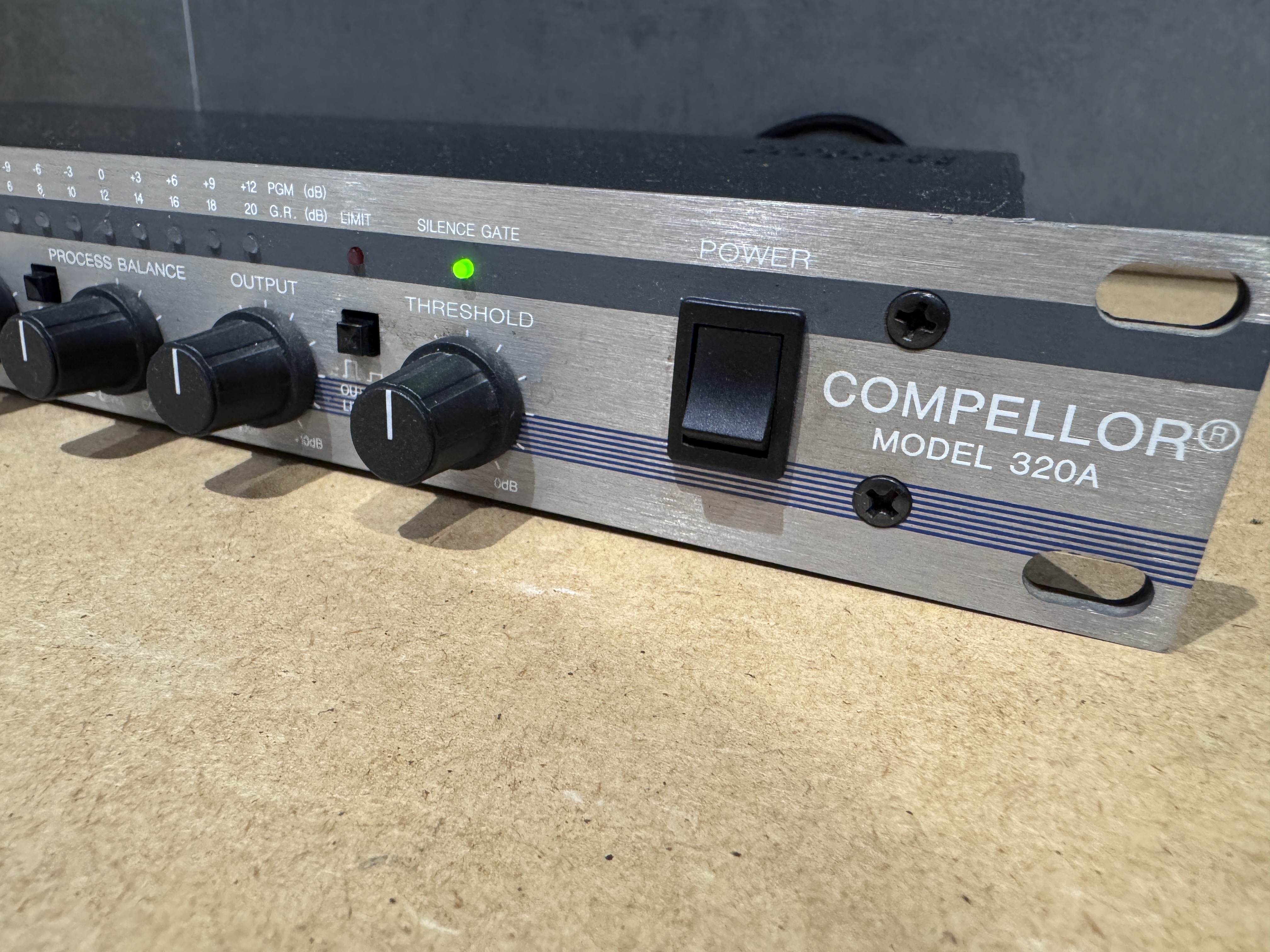 Aphex 320A Compellor
