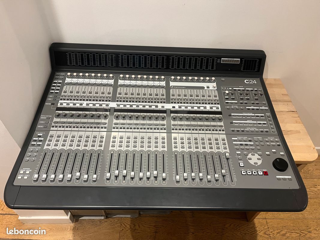 Avid C24 sans alimentation