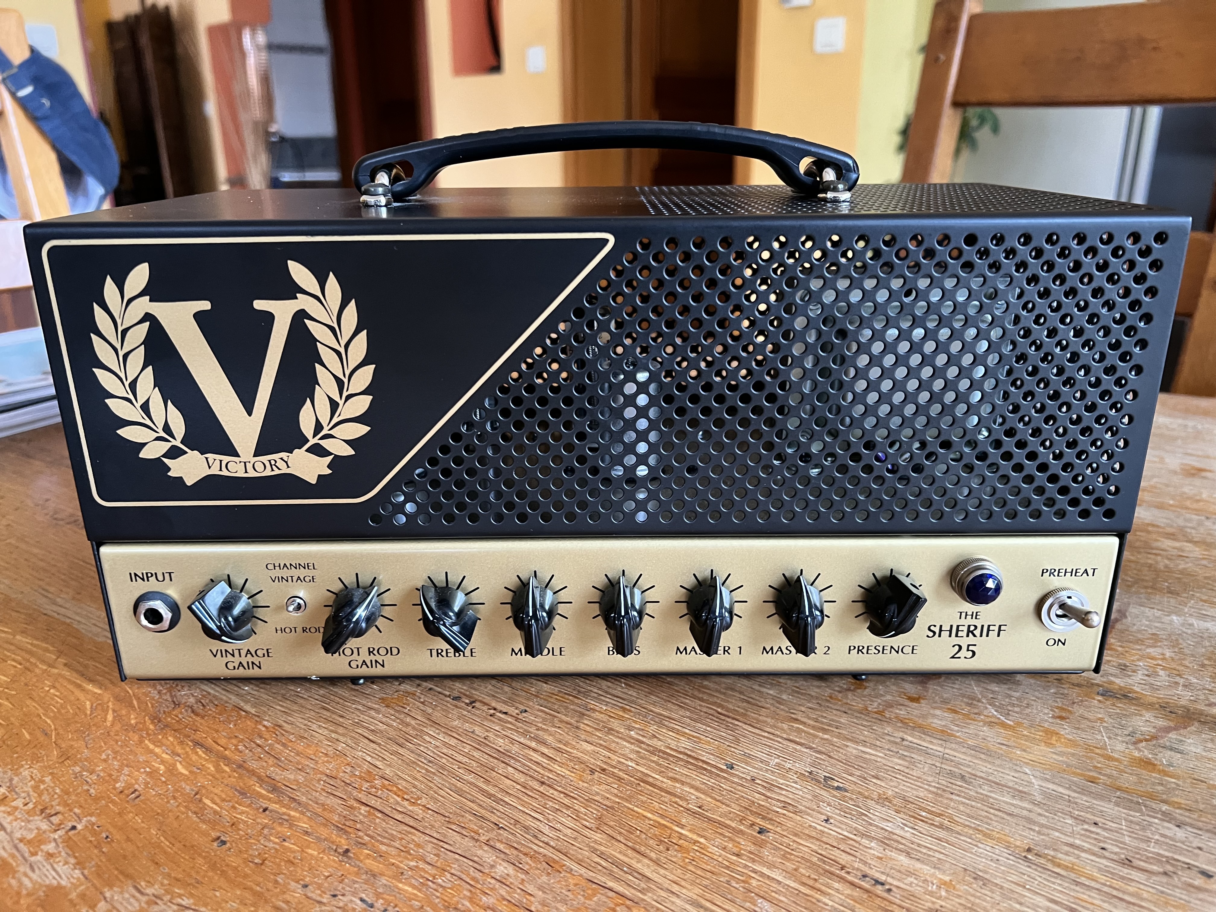 VENDS AMPLI VICTORY 25 LUNCH BOX HEAD