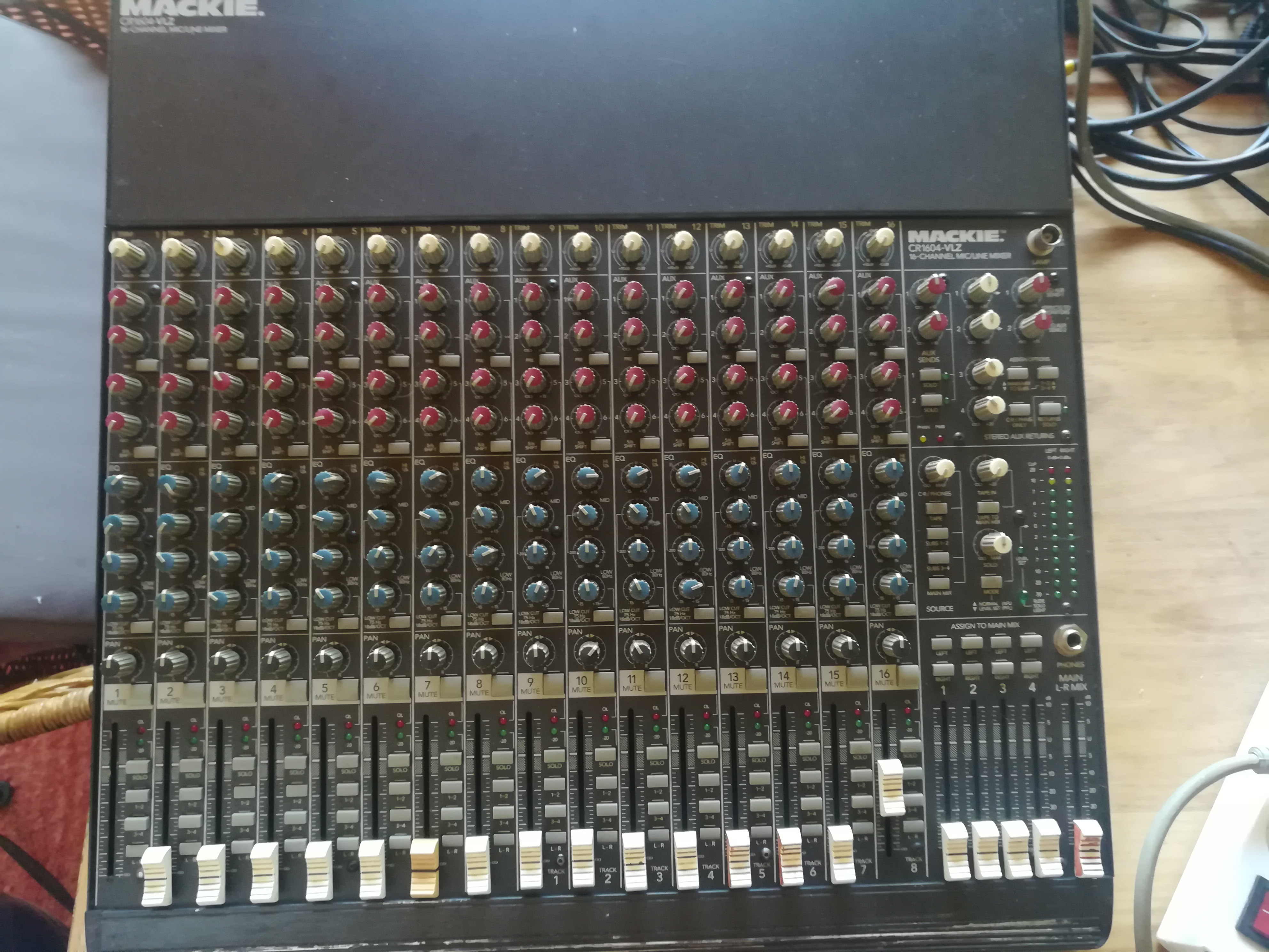 Vends table de mixage MACKIE CR1604-VLZ