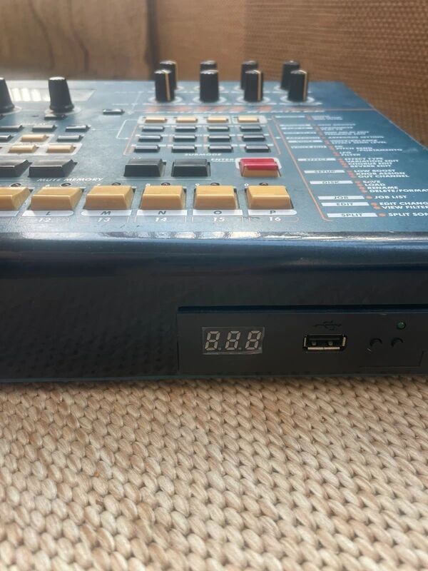 Yamaha RM1X