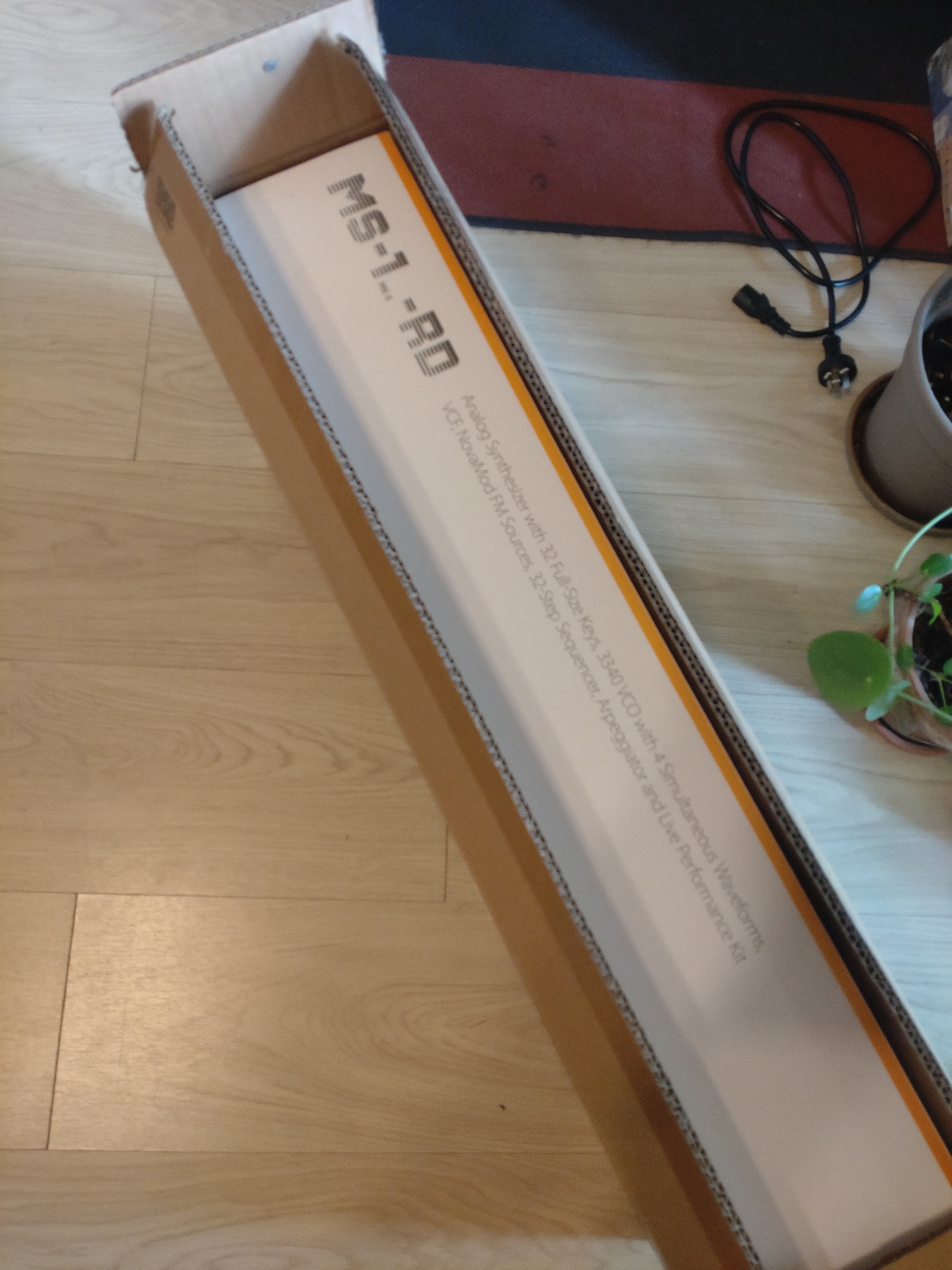 Vends Behringer MS1- Rouge MKII