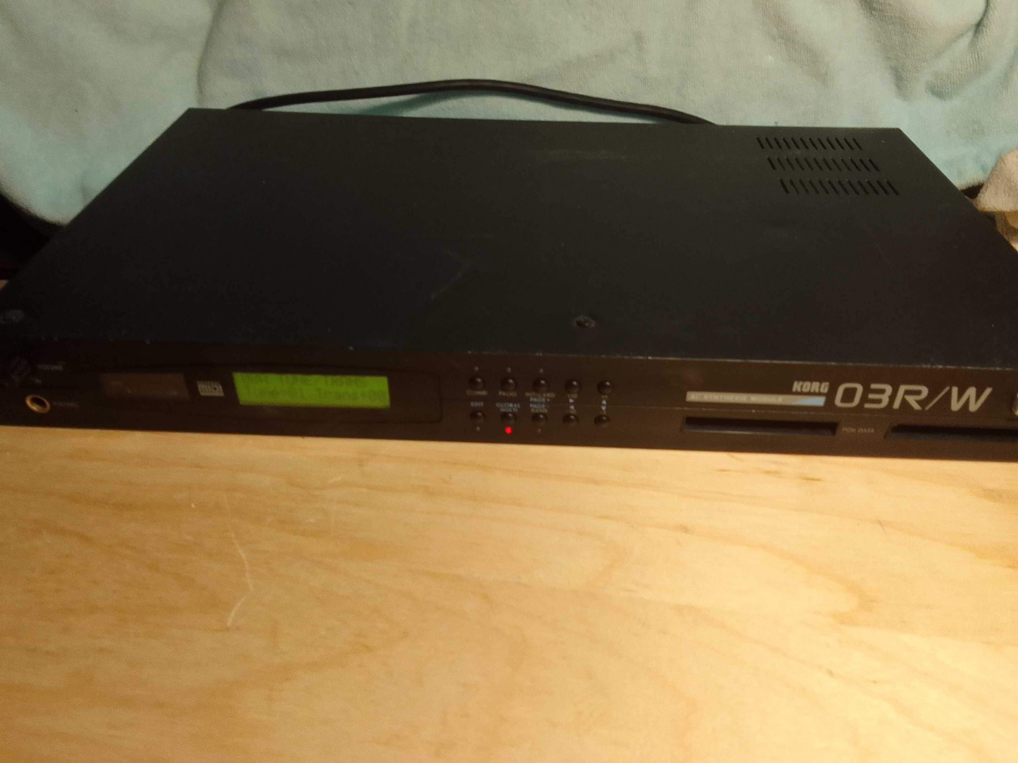 Vends Korg 03R/W