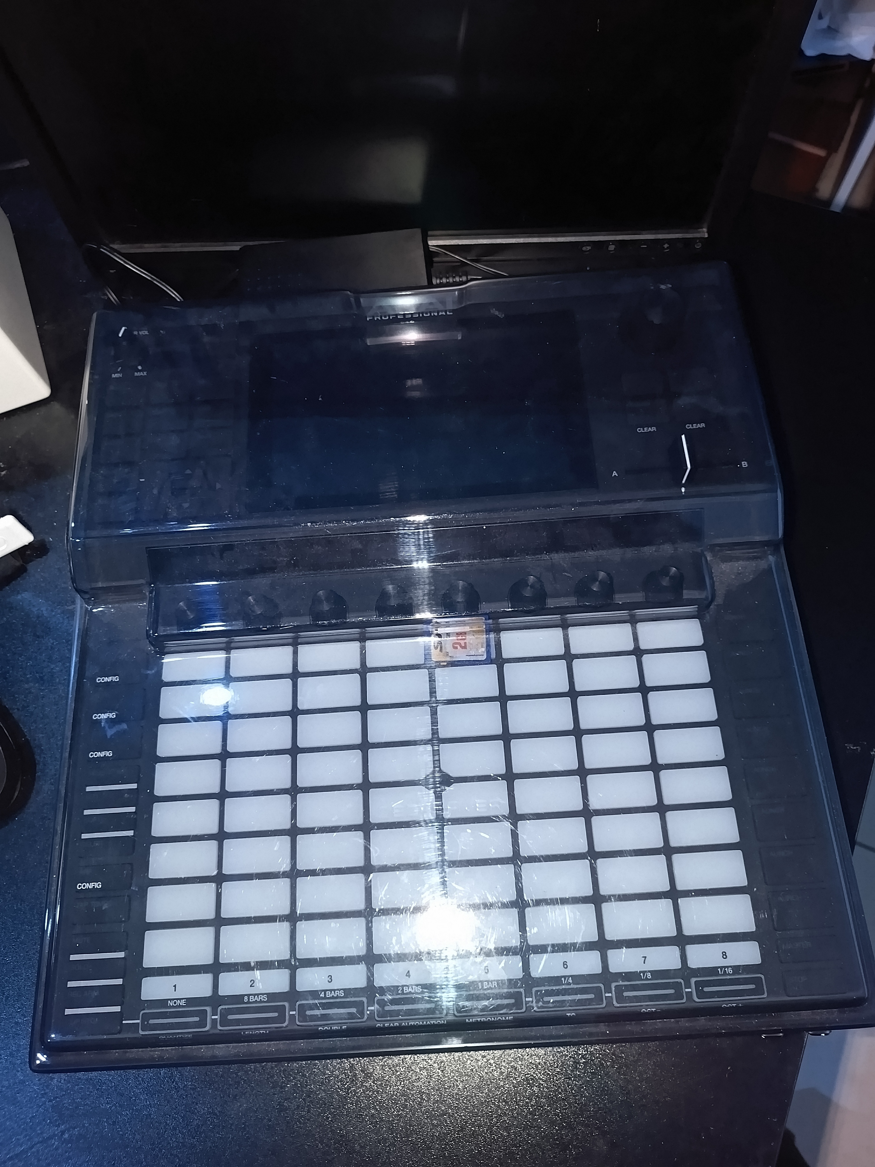 Vends AKAI force avec decsaver et malette de transport  