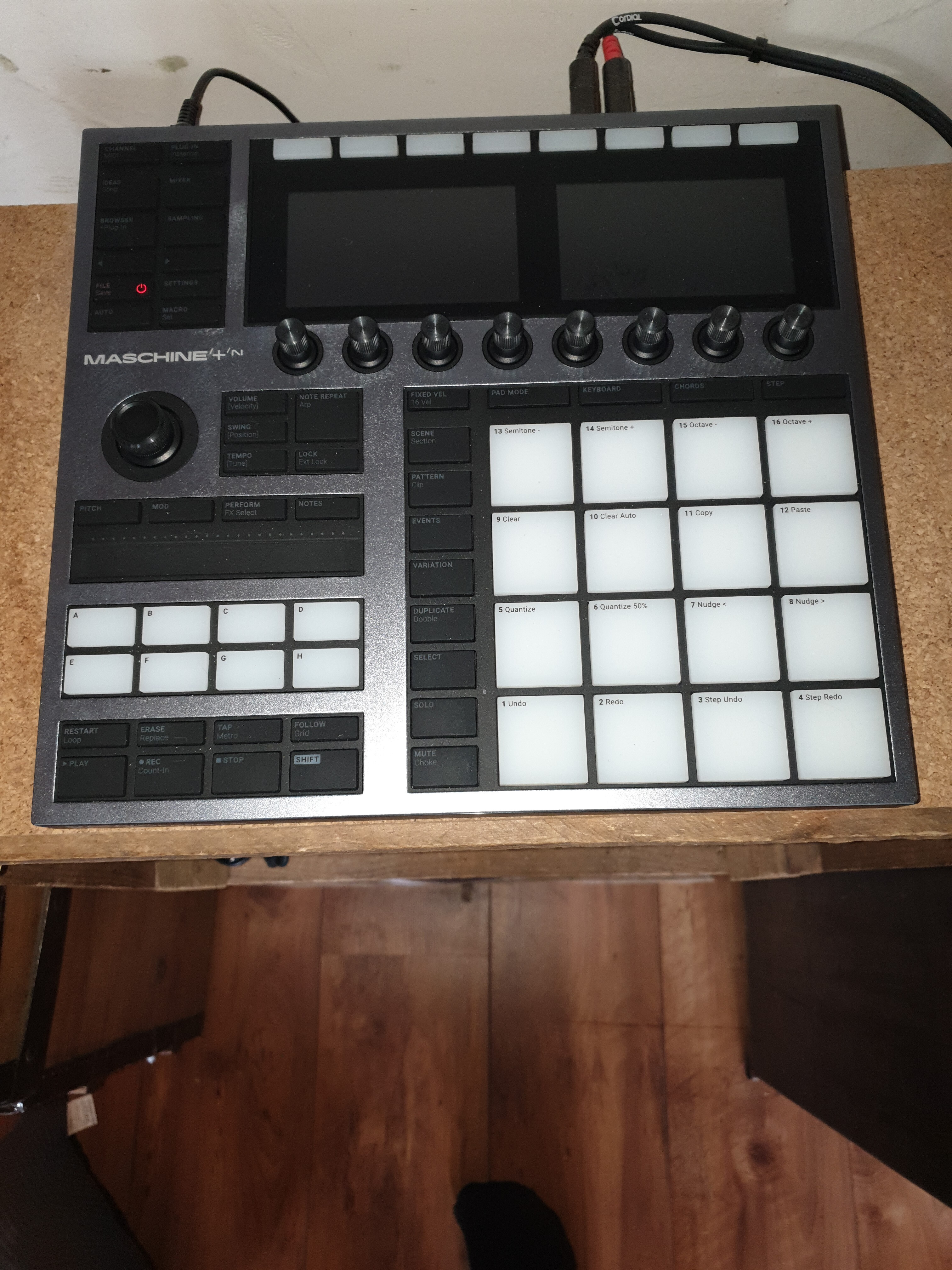 Vends Maschine+ complete dans sa boite.
