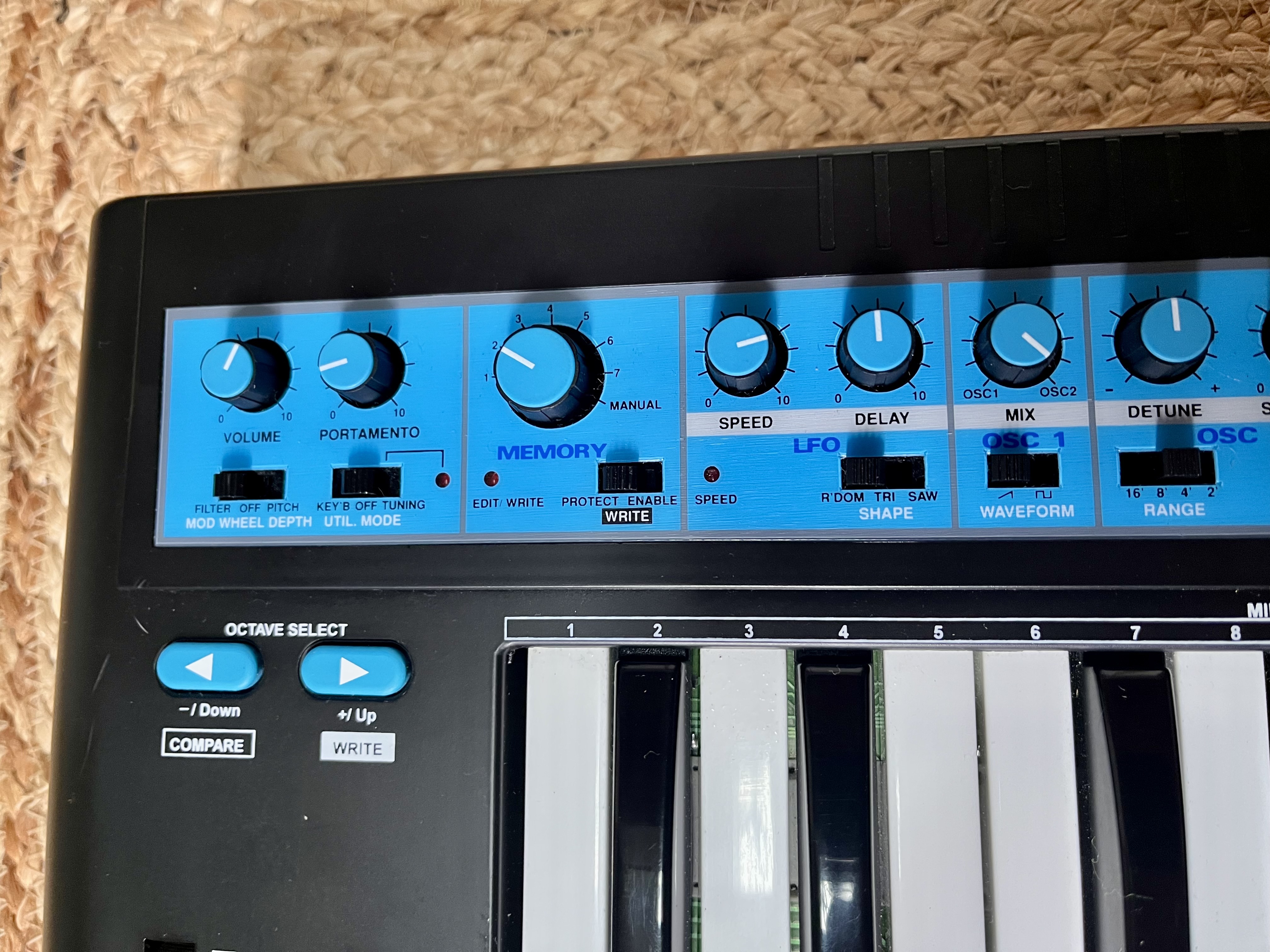 Novation BassStation (75128)