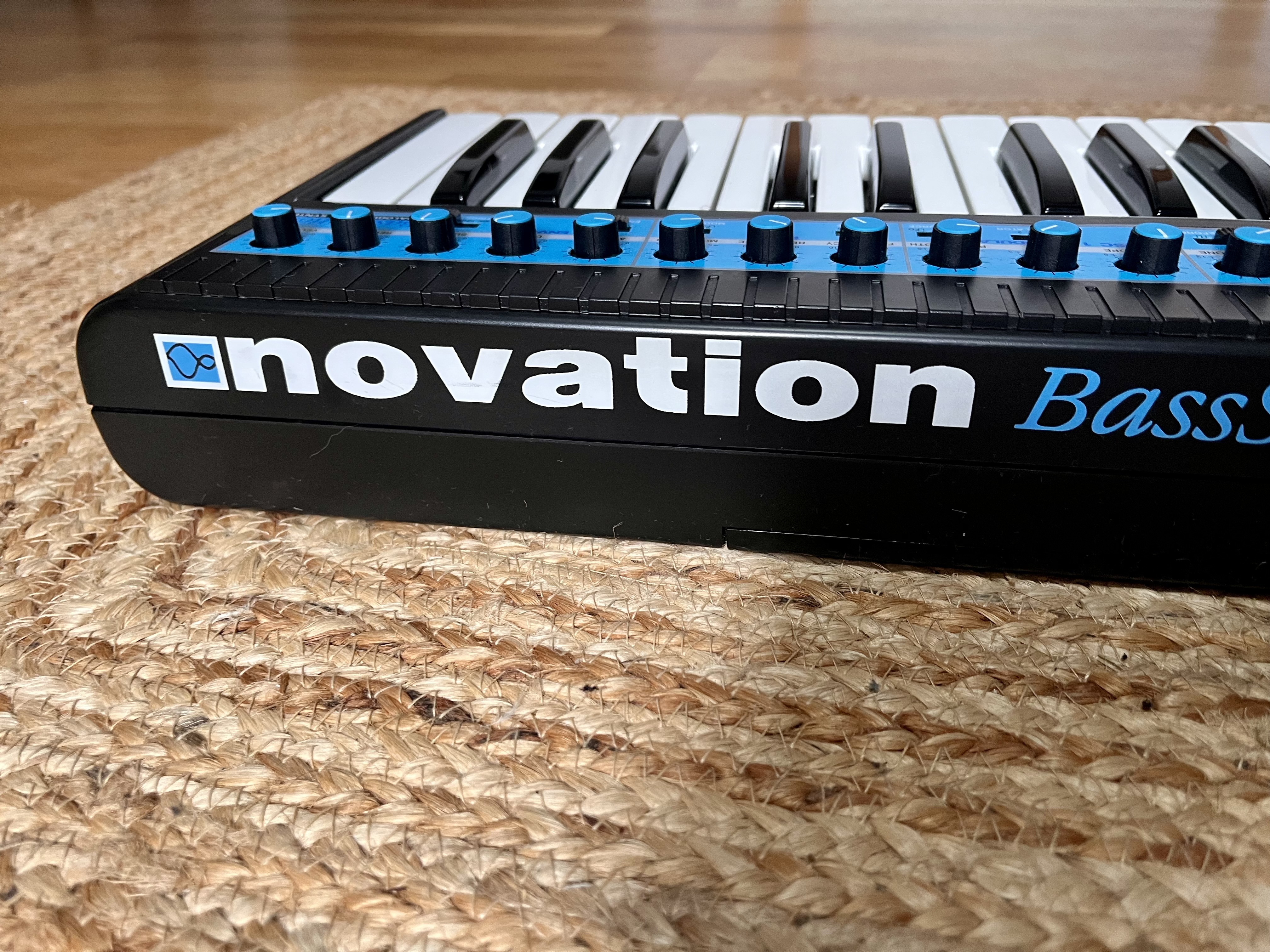 Novation BassStation (46373)